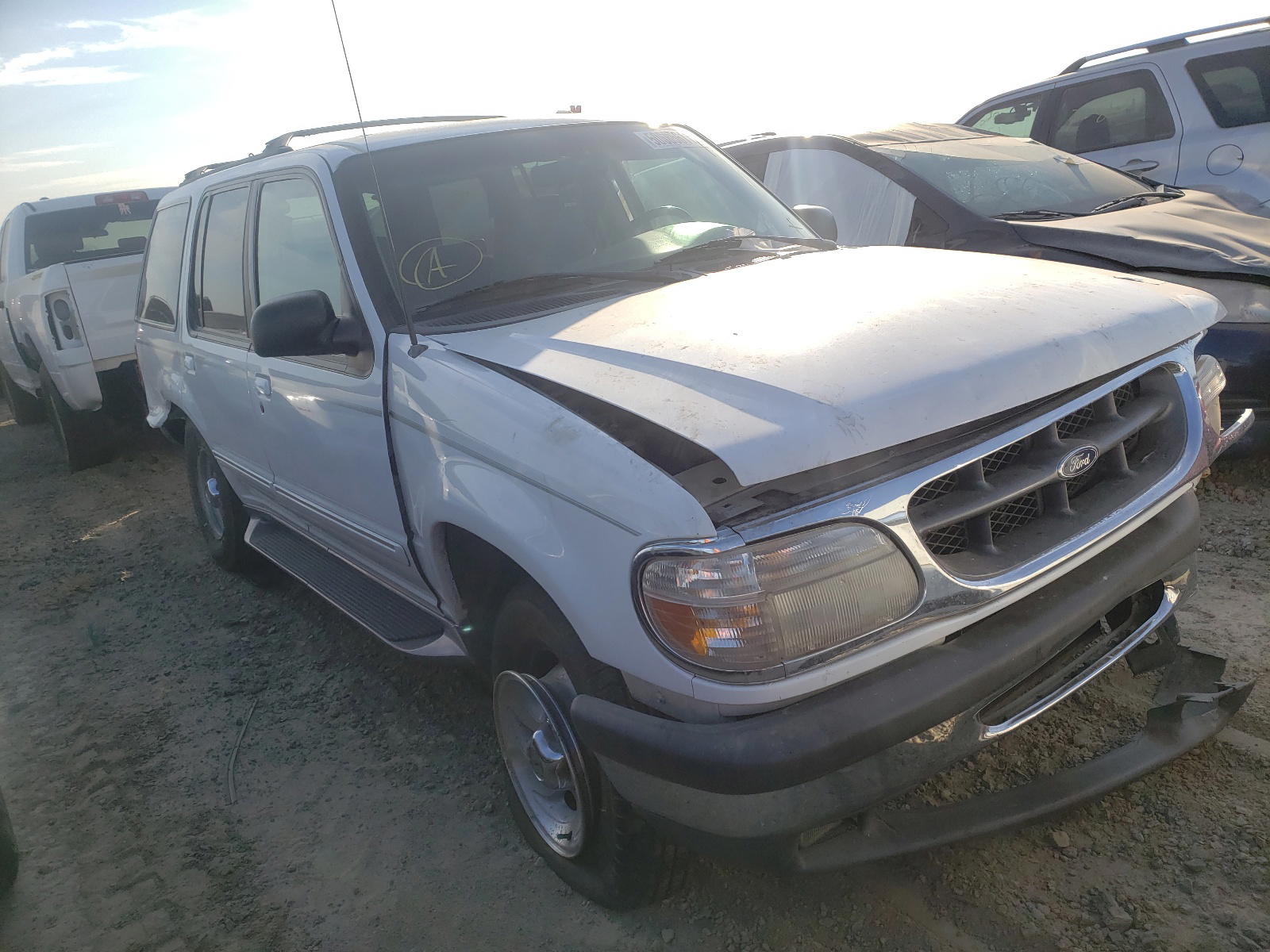 FORD EXPLORER 1998 with VIN 1FMZU32E1WZB35543 - Photo from auction