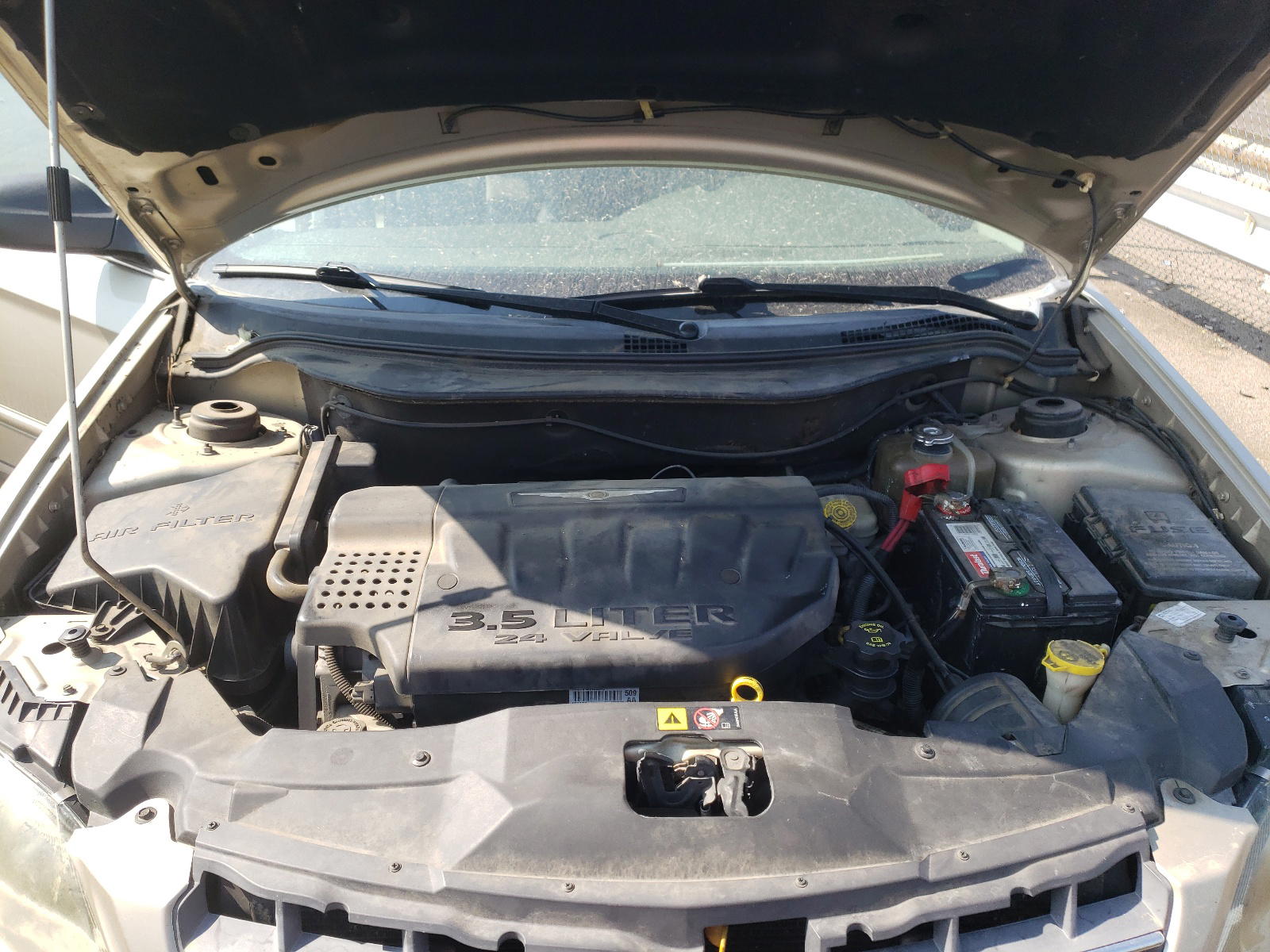 Photo 7 from auction – 2005 CHRYSLER PACIFICA T with VIN 2C8GF68495R245429