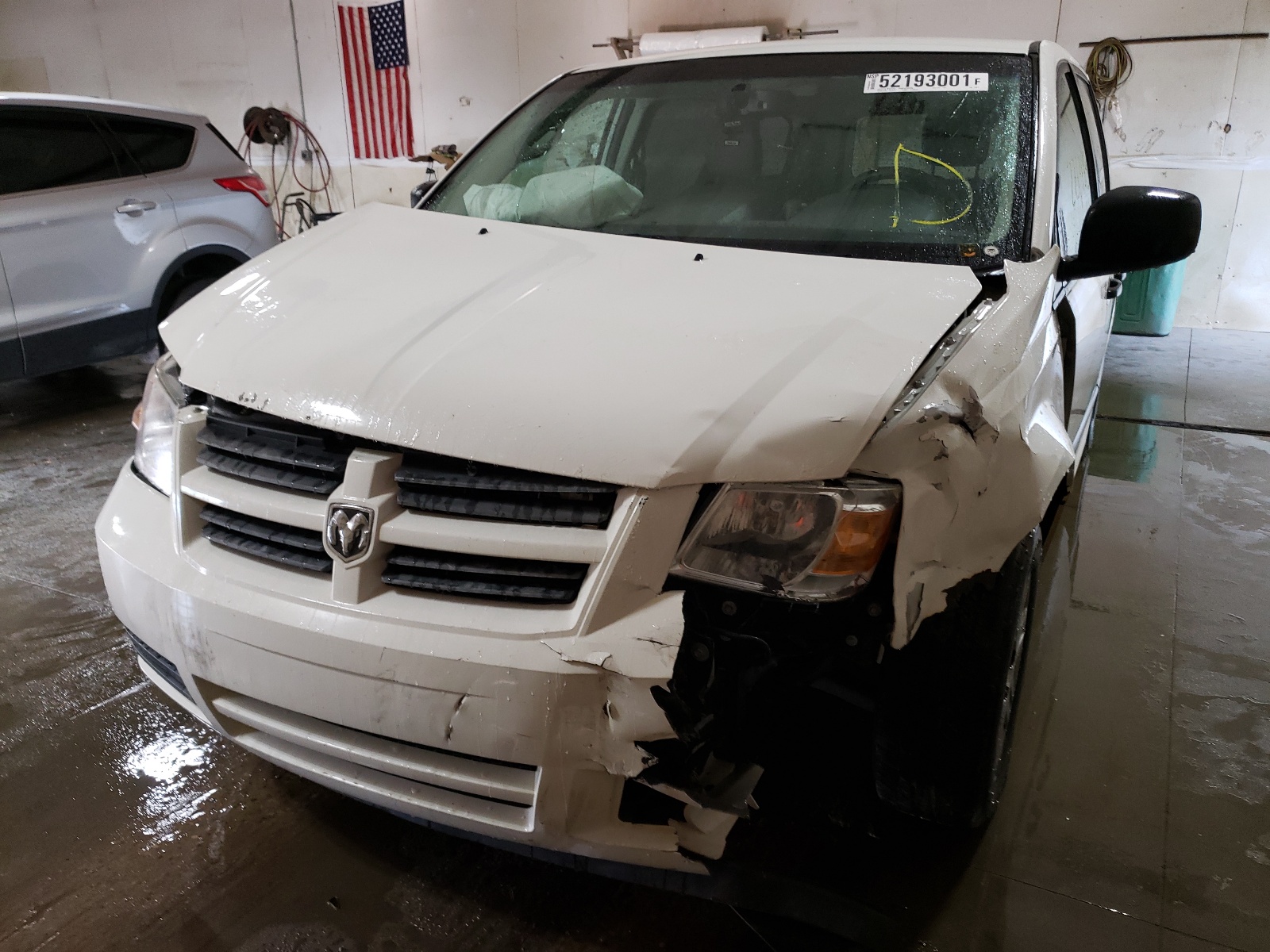 Photo 9 from auction – 2008 DODGE GRAND CARA with VIN 2D8HN44H68R733412