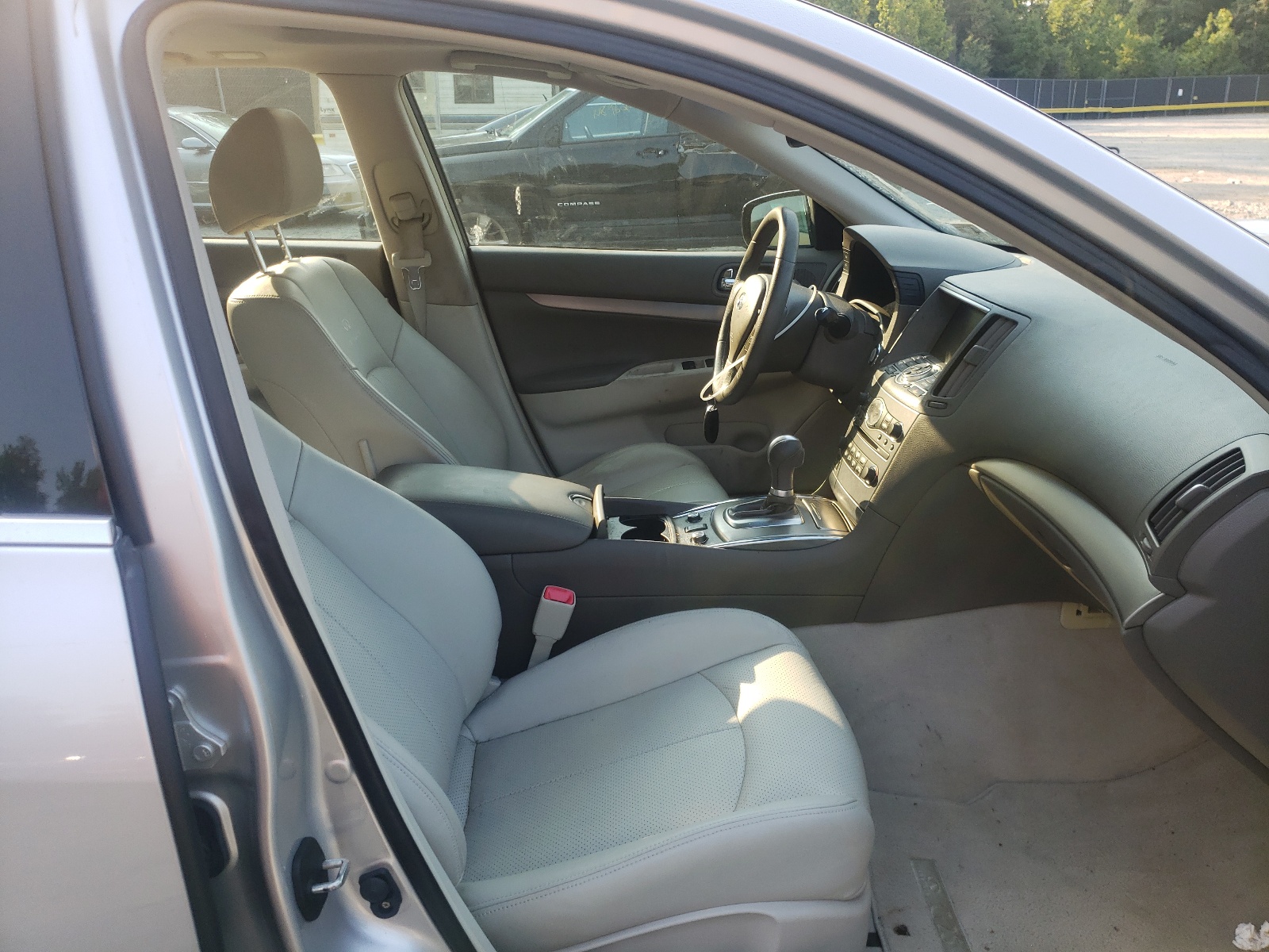 Photo 5 from auction – 2011 INFINITI G25 with VIN JN1DV6ARXBM651802
