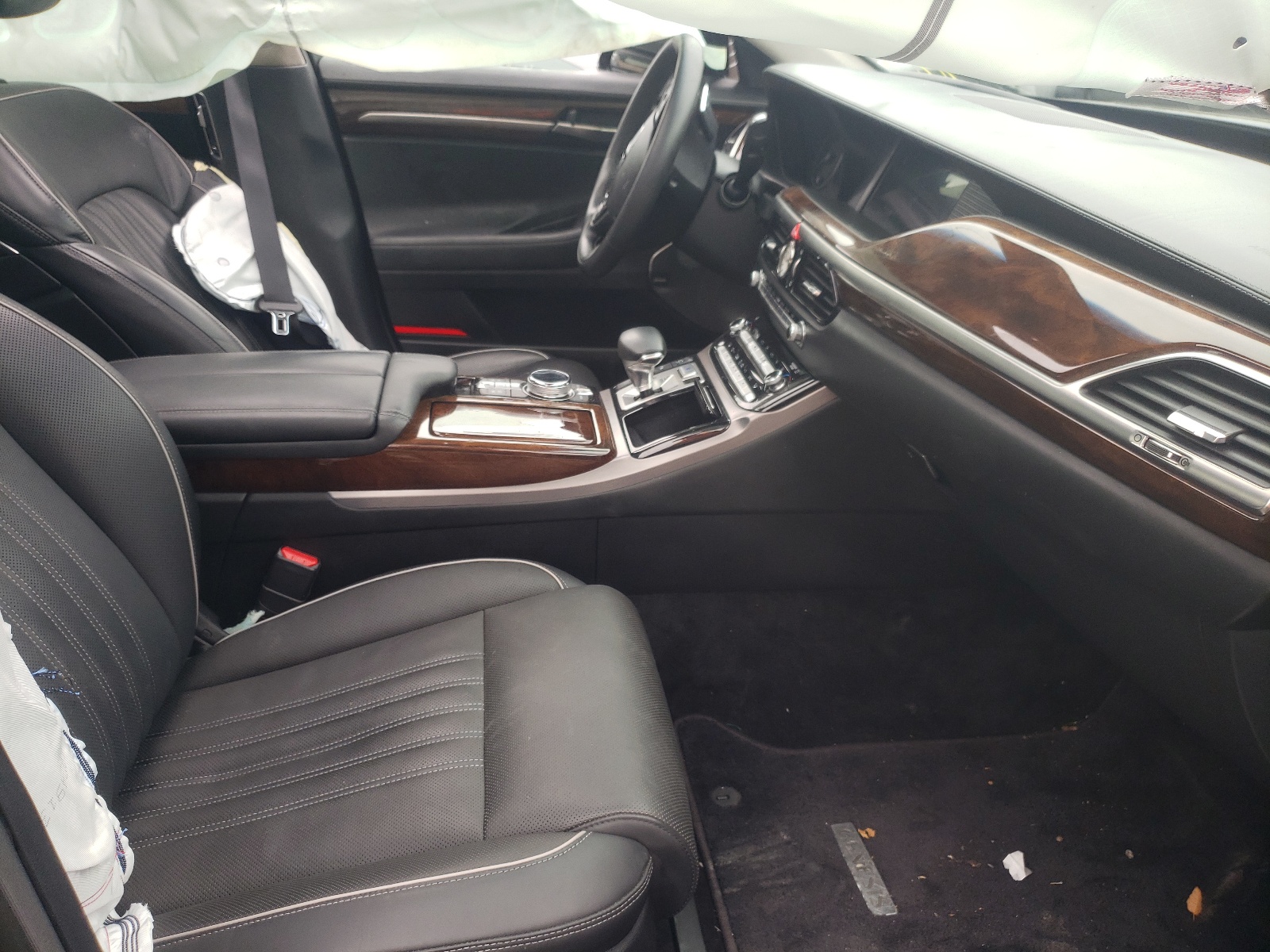 Photo 5 from auction – 2019 GENESIS G90 ULTIMA with VIN KMTF54JH1KU059191