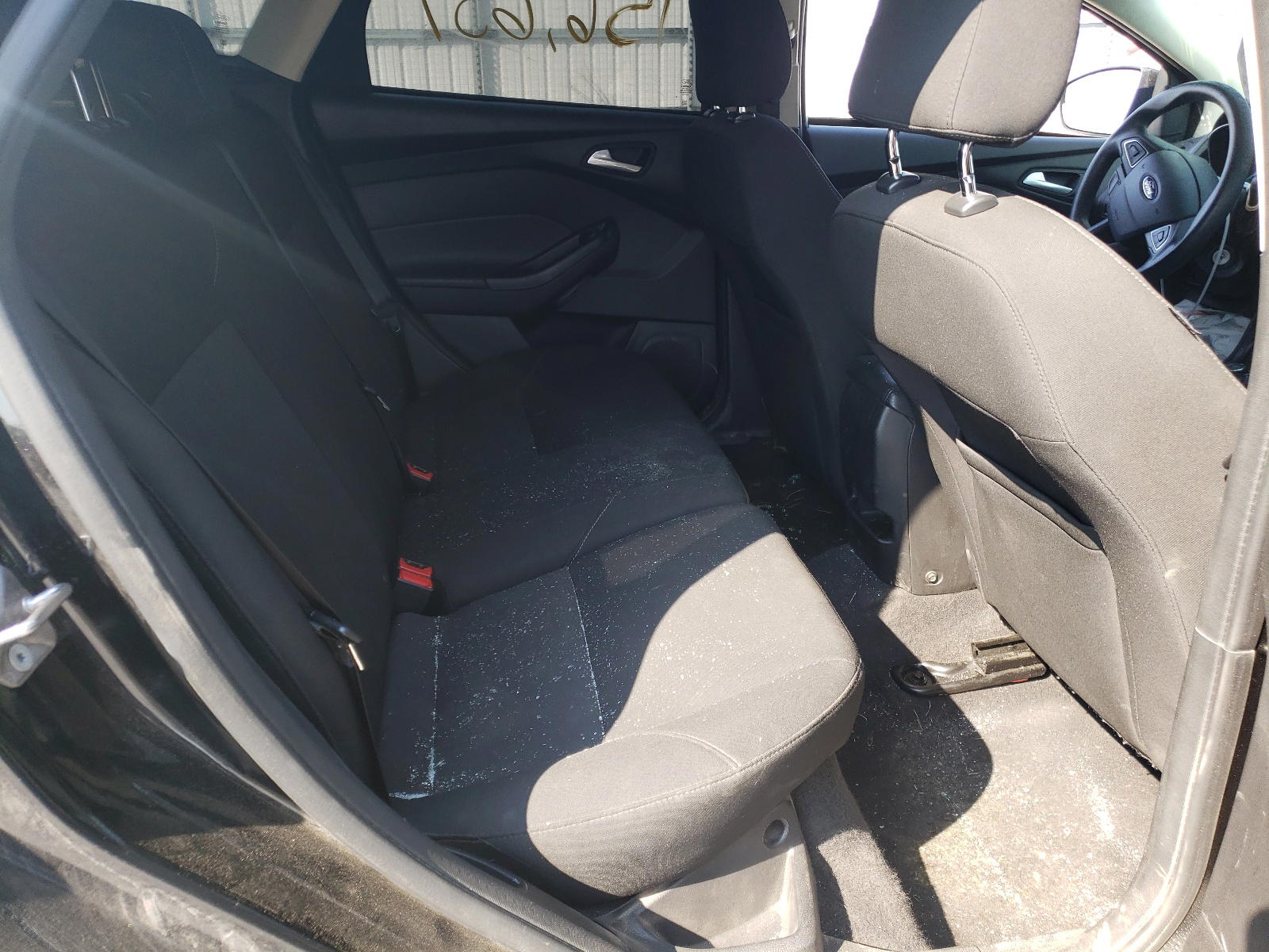 Photo 6 from auction – 2015 FORD FOCUS SE with VIN 1FADP3K24FL368756