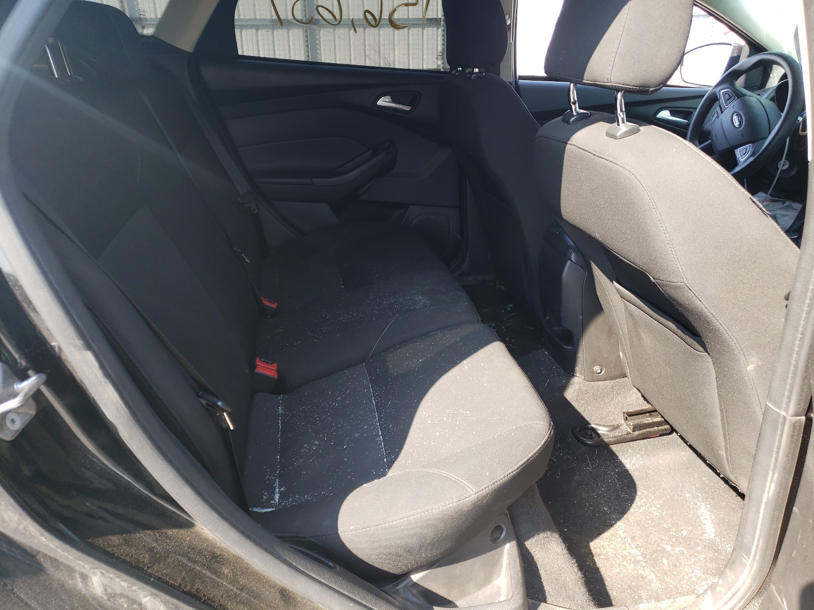Фото 6 с аукциона – 2015 FORD FOCUS SE с VIN 1FADP3K24FL368756