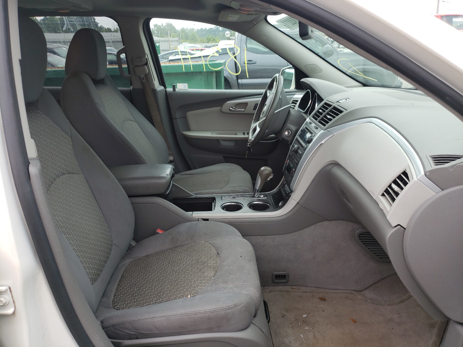 Photo 5 from auction – 2011 CHEVROLET TRAVERSE L with VIN 1GNKRGEDXBJ259117