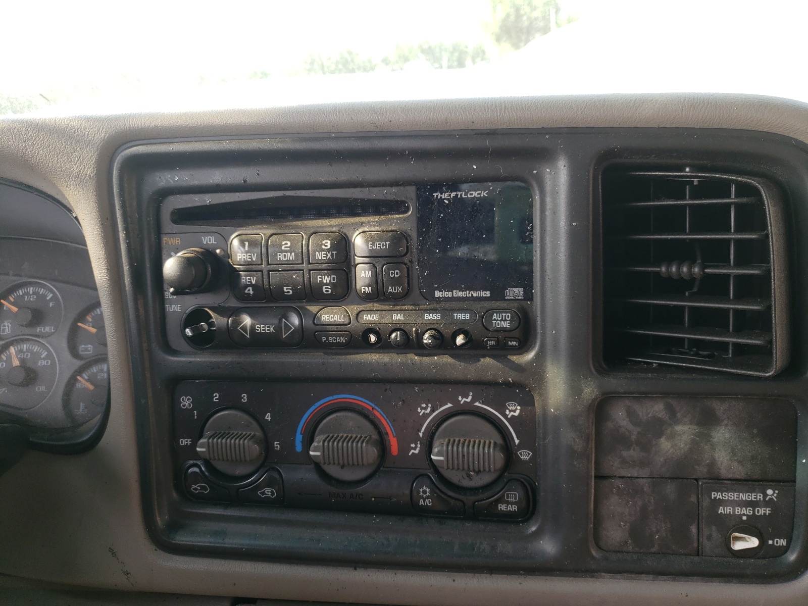 Zdjęcie 9 z aukcji – 2000 CHEVROLET SILVERADO z VIN 2GCEK19T0Y1158227