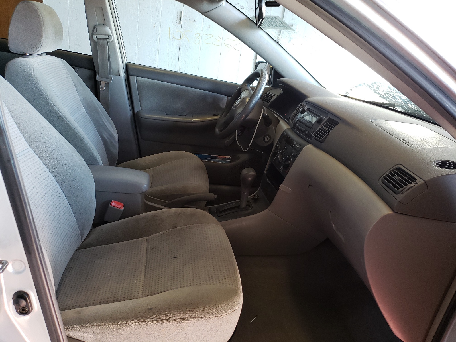Photo 5 from auction – 2005 TOYOTA COROLLA CE with VIN 1NXBR32E65Z534933
