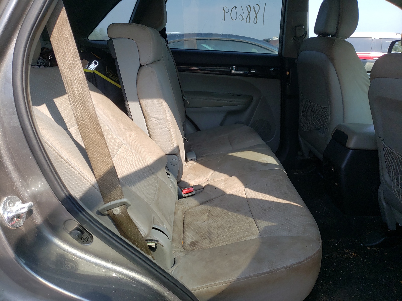 Photo 6 from auction – 2013 KIA SORENTO LX with VIN 5XYKT3A11DG334272