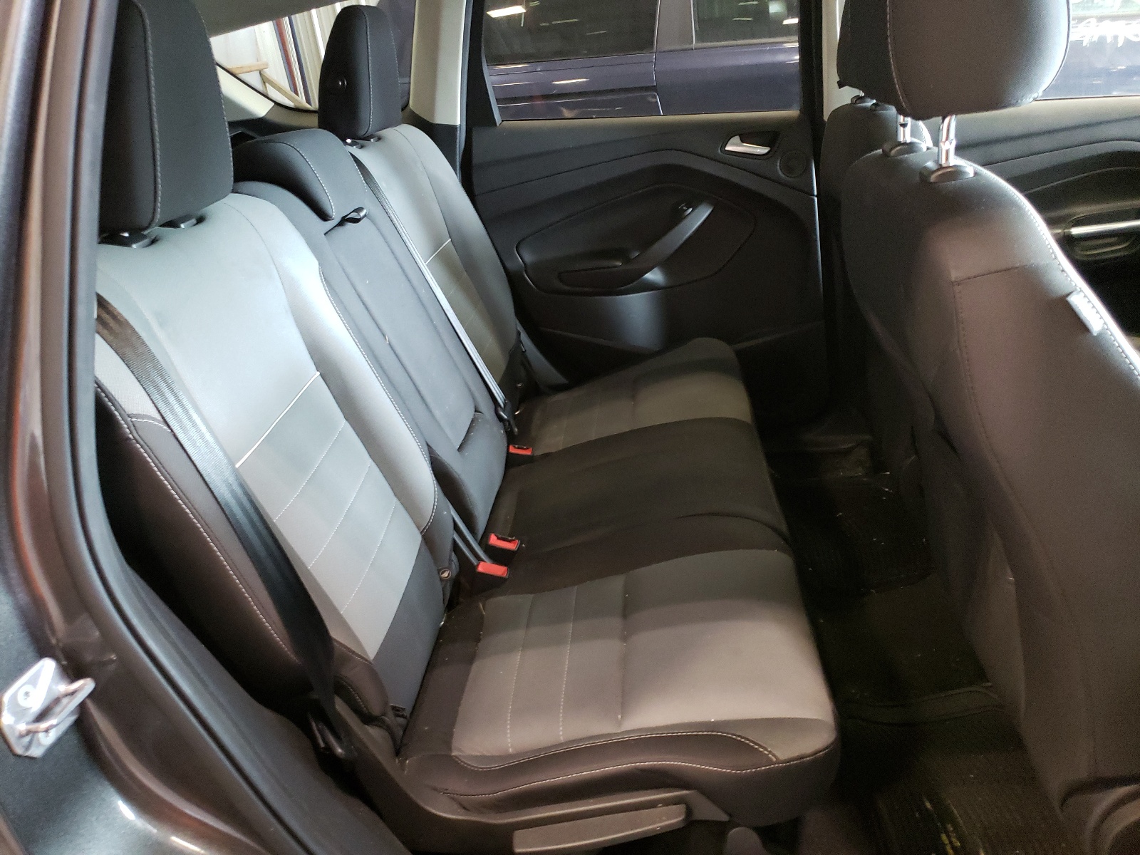 Photo 6 from auction – 2015 FORD ESCAPE SE with VIN 1FMCU9GX1FUC57187