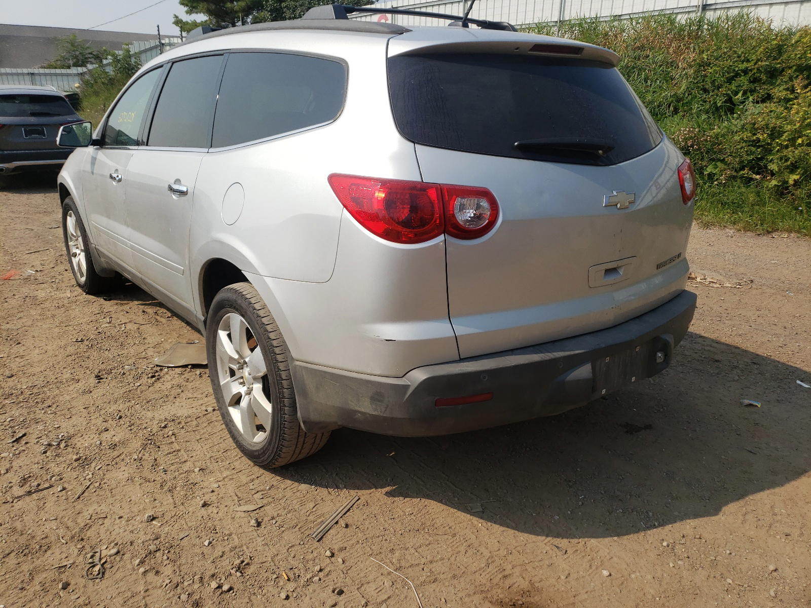 Photo 3 from auction – 2011 CHEVROLET TRAVERSE L with VIN 1GNKRGED1BJ413066