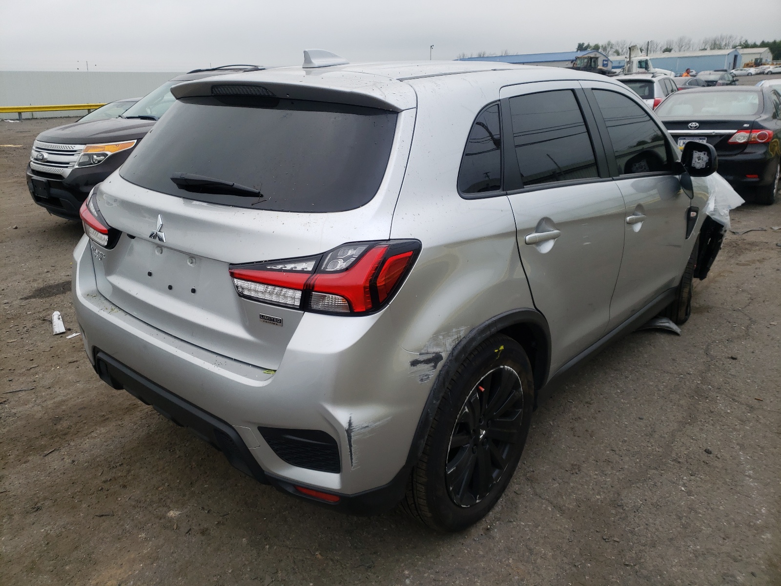 Photo 4 from auction – 2021 MITSUBISHI OUTLANDER with VIN JA4APUAU4MU003582