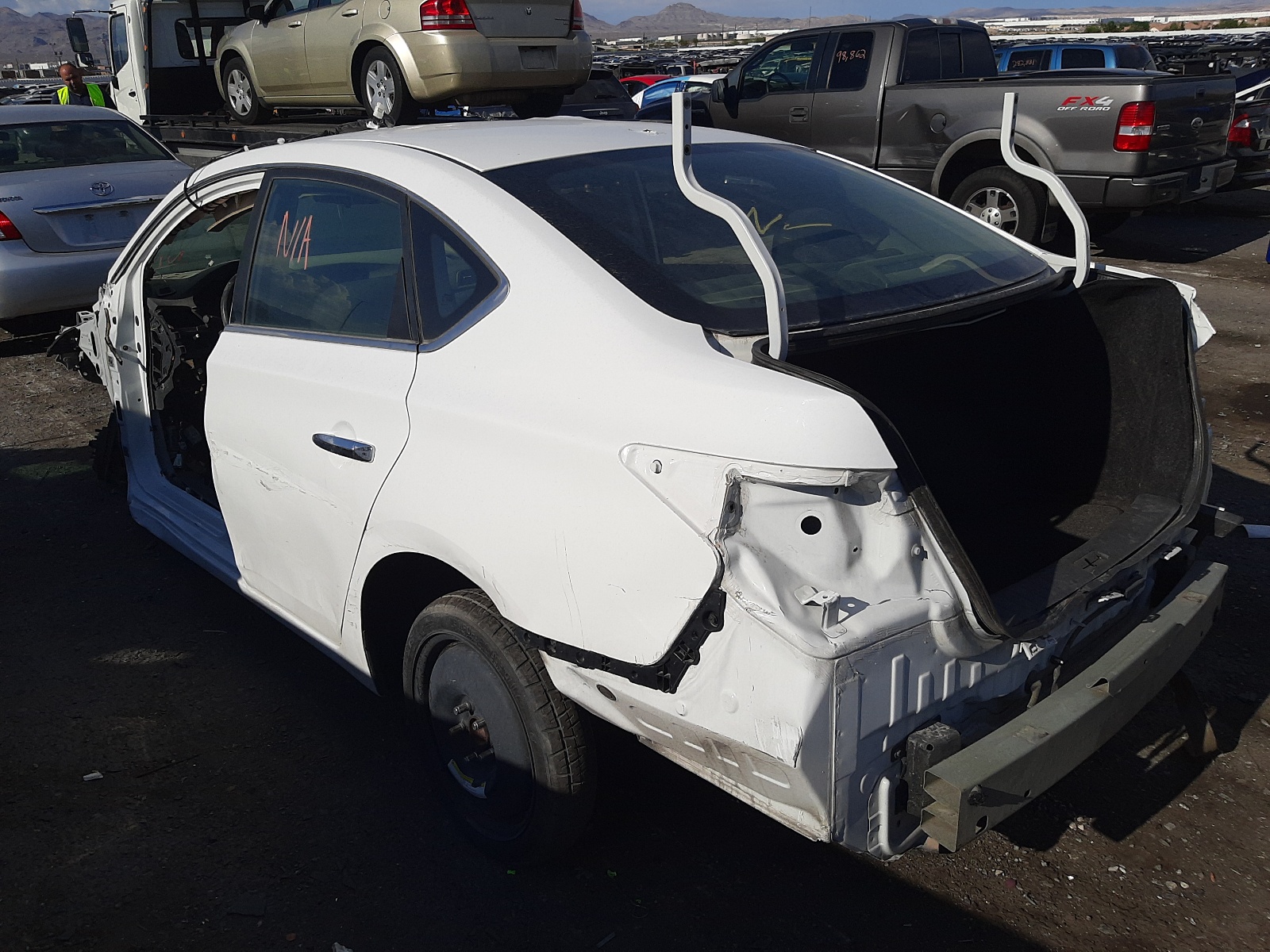 Photo 3 from auction – 2015 NISSAN SENTRA S with VIN 3N1AB7APXFL667966