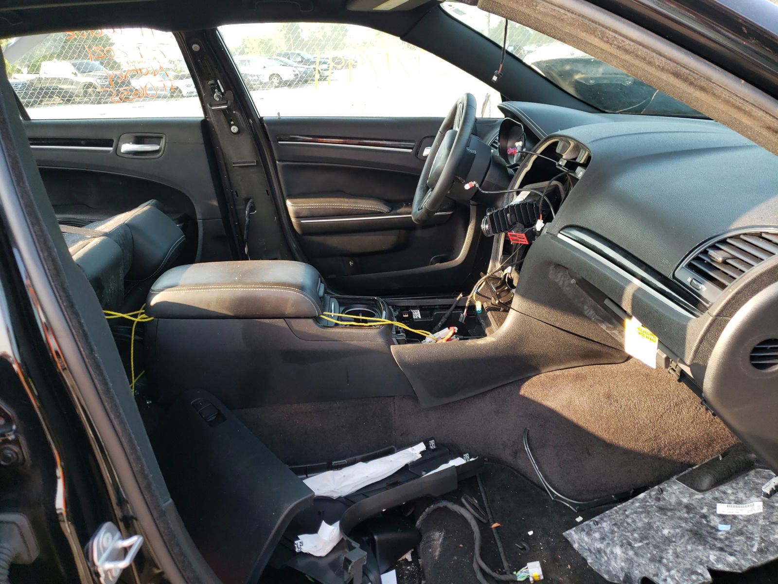 Photo 5 from auction – 2018 CHRYSLER 300 S with VIN 2C3CCAGG9JH160635