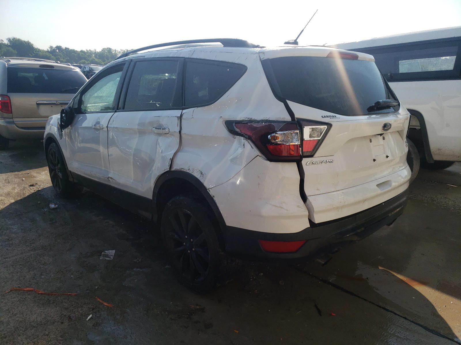Photo 3 from auction – 2017 FORD ESCAPE SE with VIN 1FMCU0GD2HUC23912