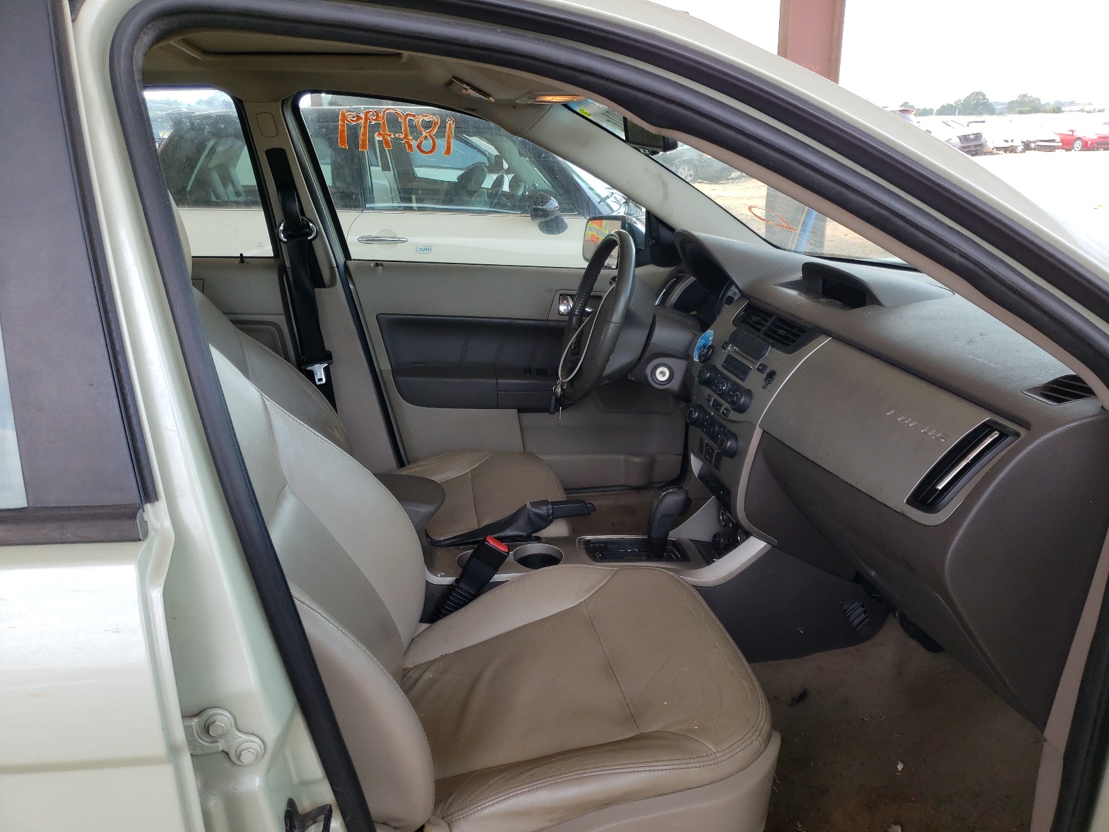 Photo 5 from auction – 2010 FORD FOCUS SEL with VIN 1FAHP3HNXAW216832