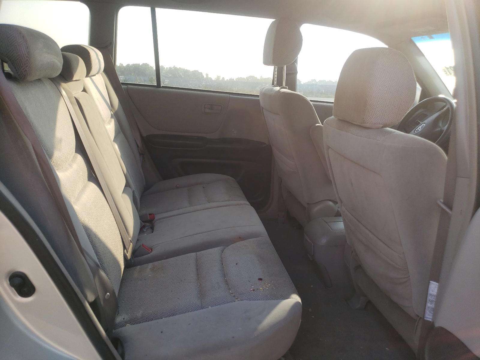 Photo 6 from auction – 2003 TOYOTA HIGHLANDER with VIN JTEGF21A830120936