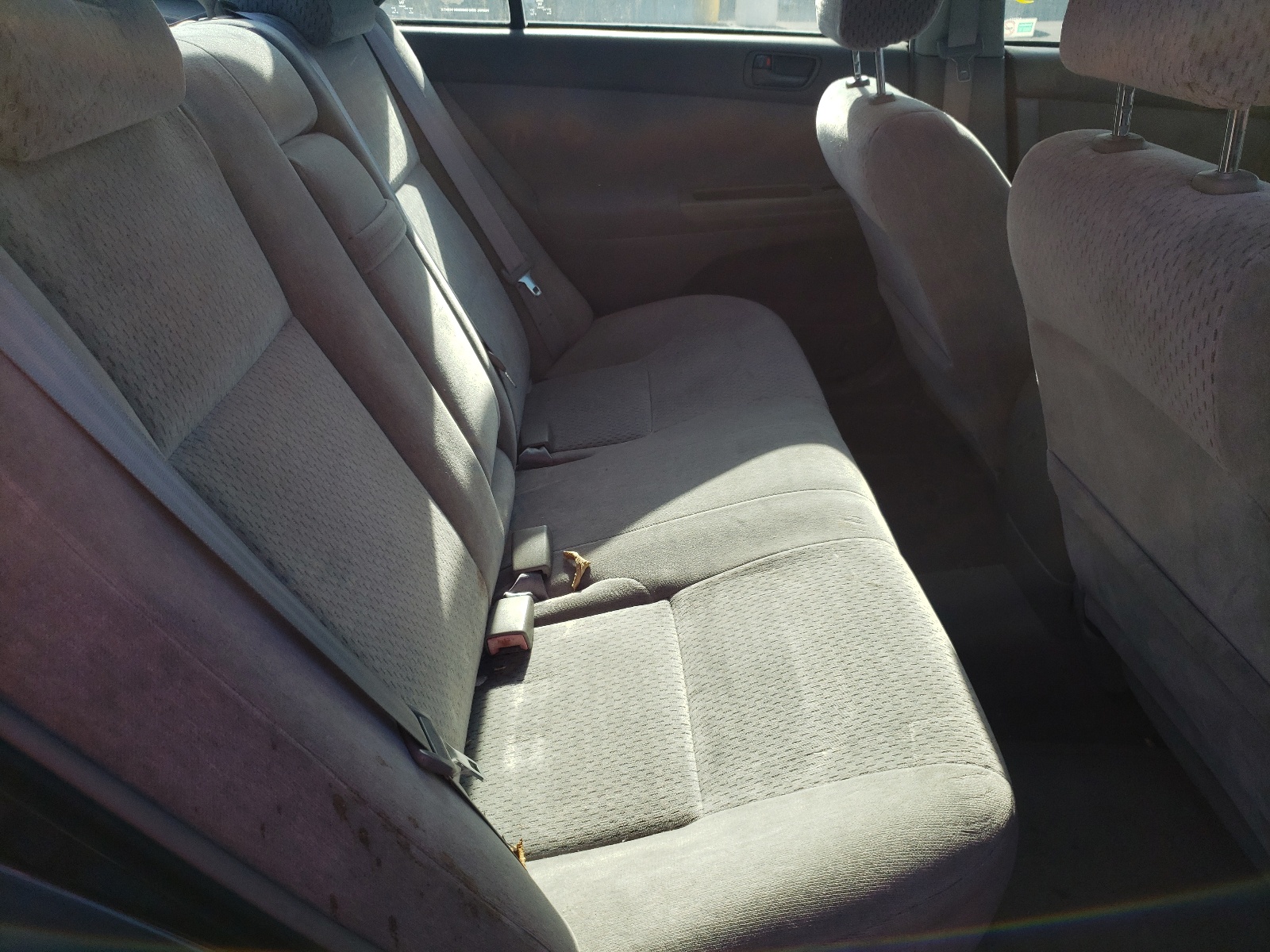 Photo 6 from auction – 2003 TOYOTA CAMRY LE with VIN 4T1BE32K13U697469