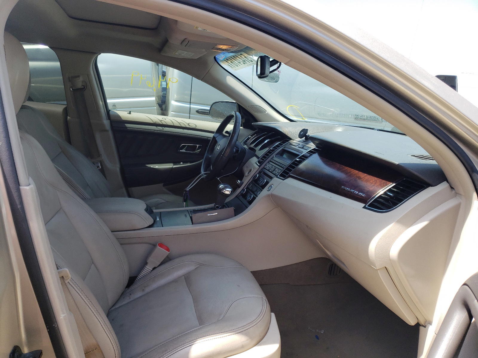 Photo 5 from auction – 2010 FORD TAURUS SEL with VIN 1FAHP2EW3AG150982