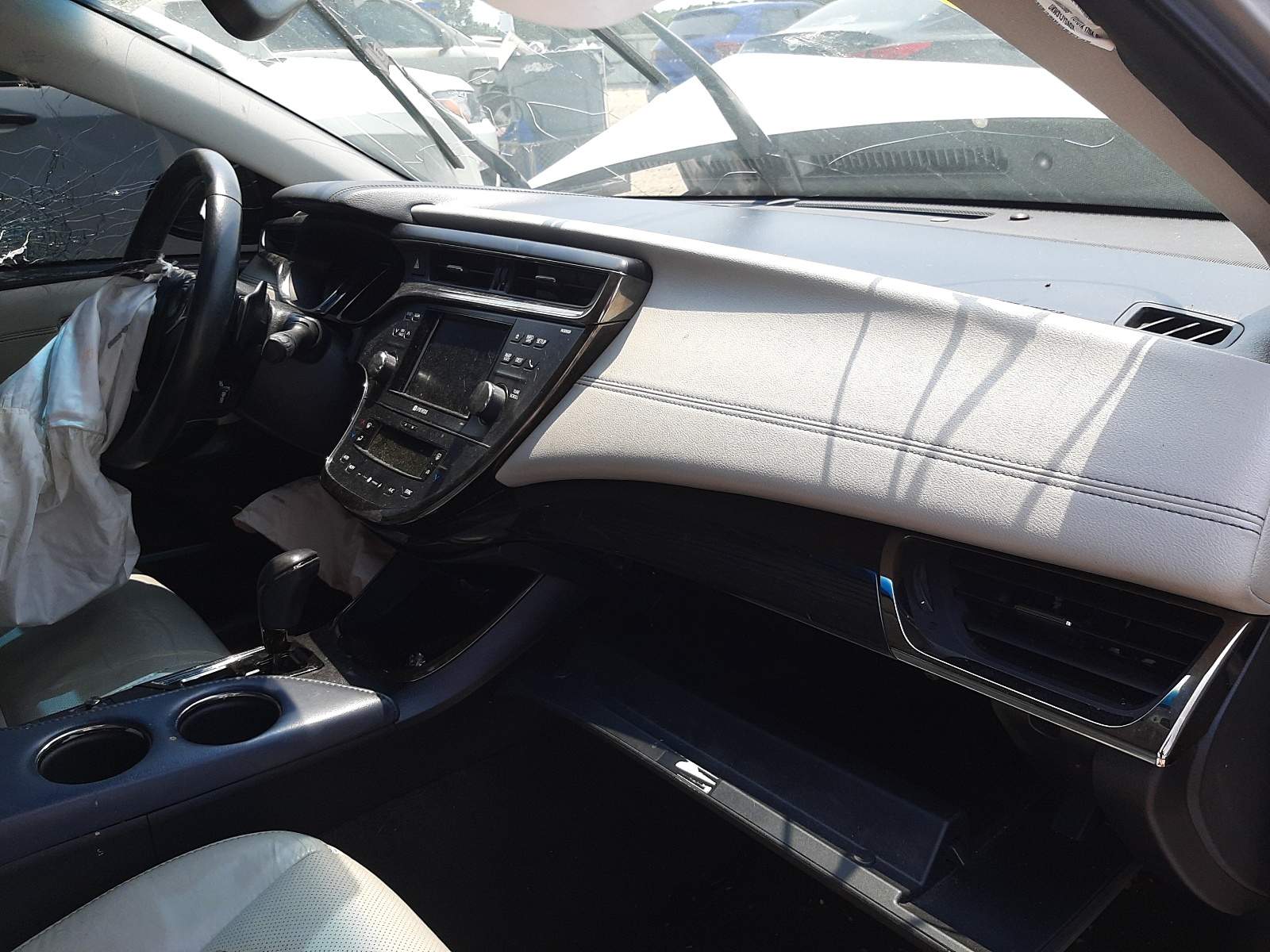 Photo 5 from auction – 2013 TOYOTA AVALON with VIN 4T1BK1EB2DU021381