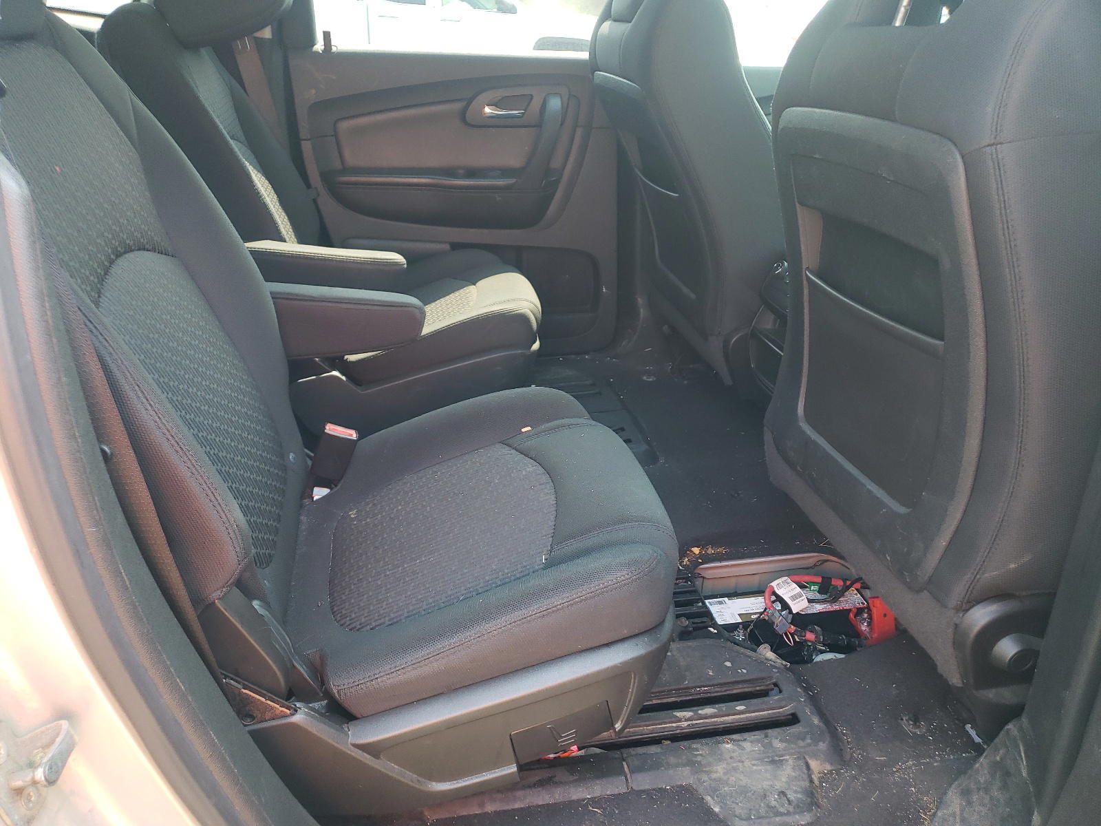 Photo 6 from auction – 2011 CHEVROLET TRAVERSE L with VIN 1GNKRGED1BJ413066