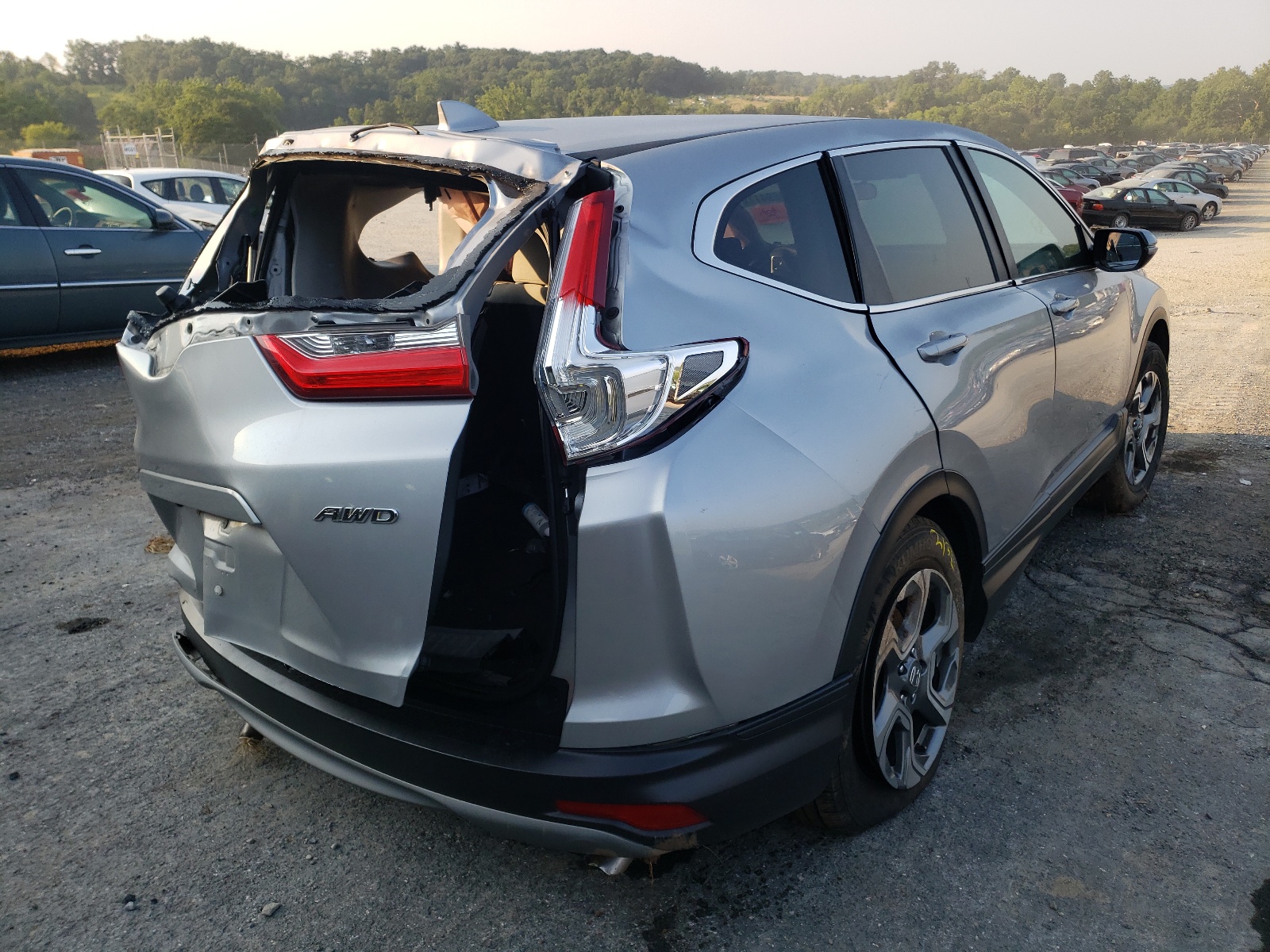 Photo 4 from auction – 2017 HONDA CR-V EX with VIN 2HKRW2H50HH628253