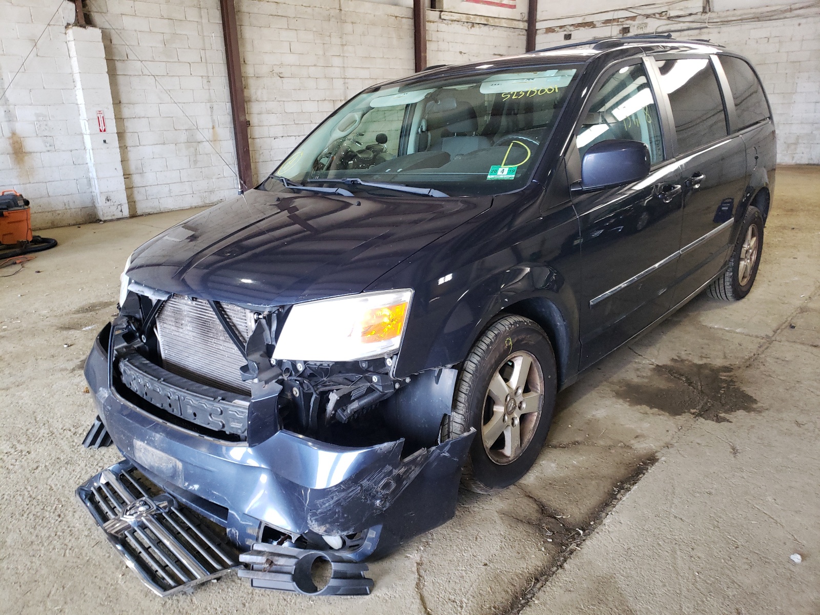 Photo 2 from auction – 2008 DODGE GRAND CARA with VIN 1D8HN54P68B164394