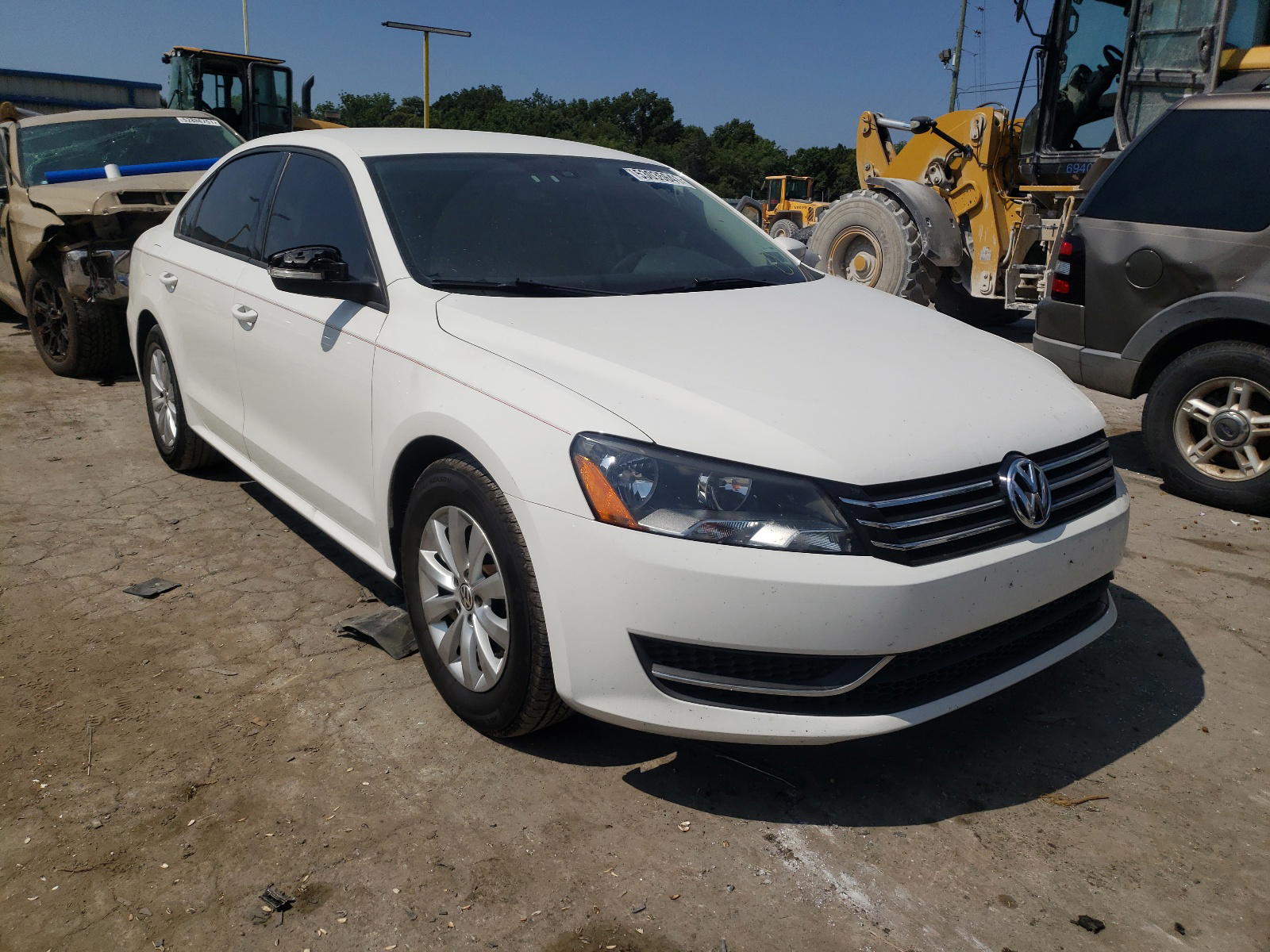 VOLKSWAGEN PASSAT S 2012 with VIN 1VWAP7A32CC075588 - Photo from auction