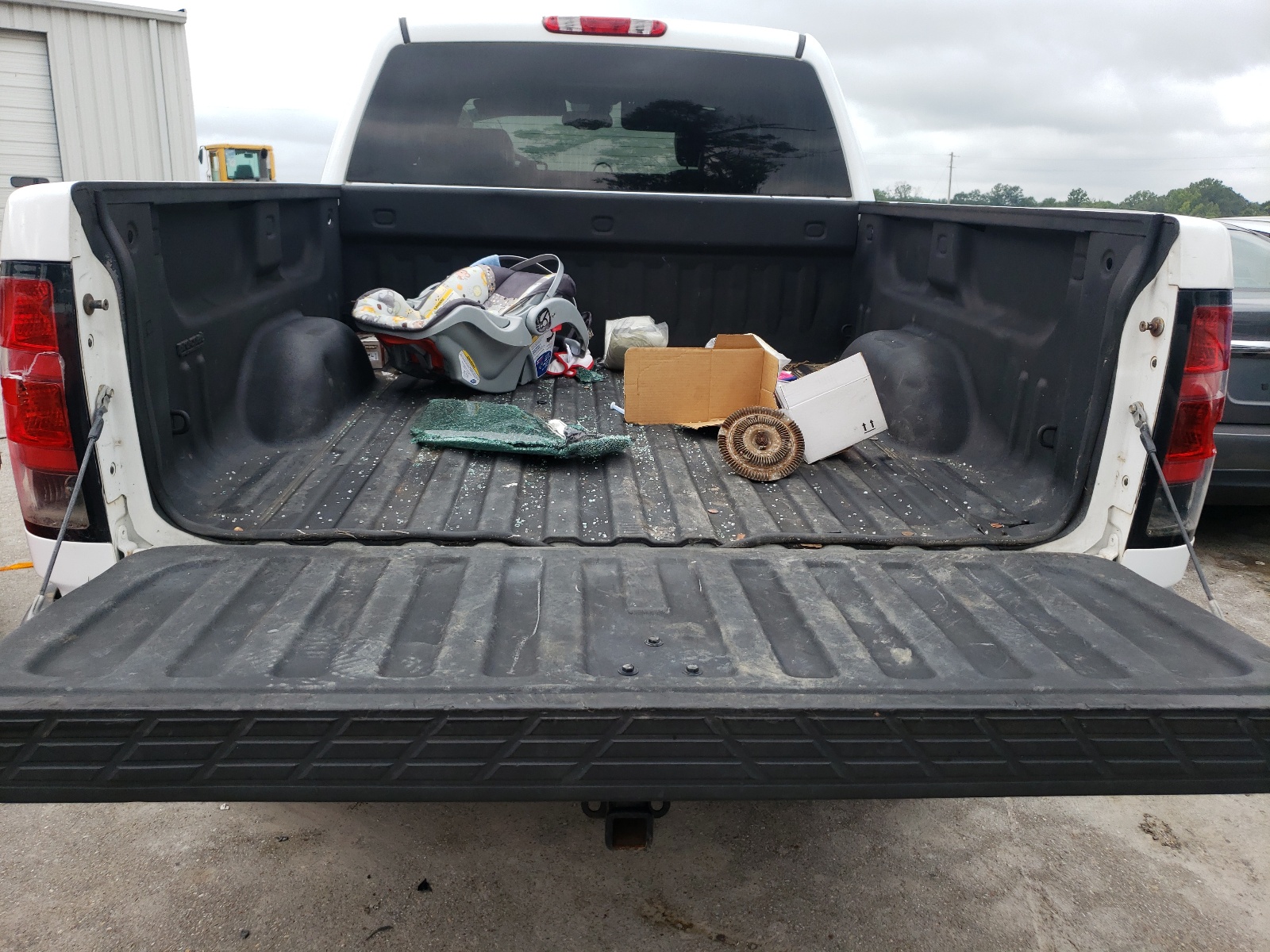 Photo 9 from auction – 2009 GMC SIERRA K15 with VIN 3GTEK03249G155897