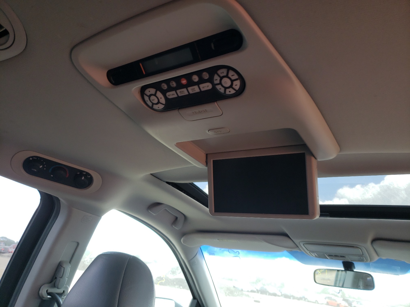 Photo 9 from auction – 2005 HONDA ODYSSEY EX with VIN 5FNRL38785B013685