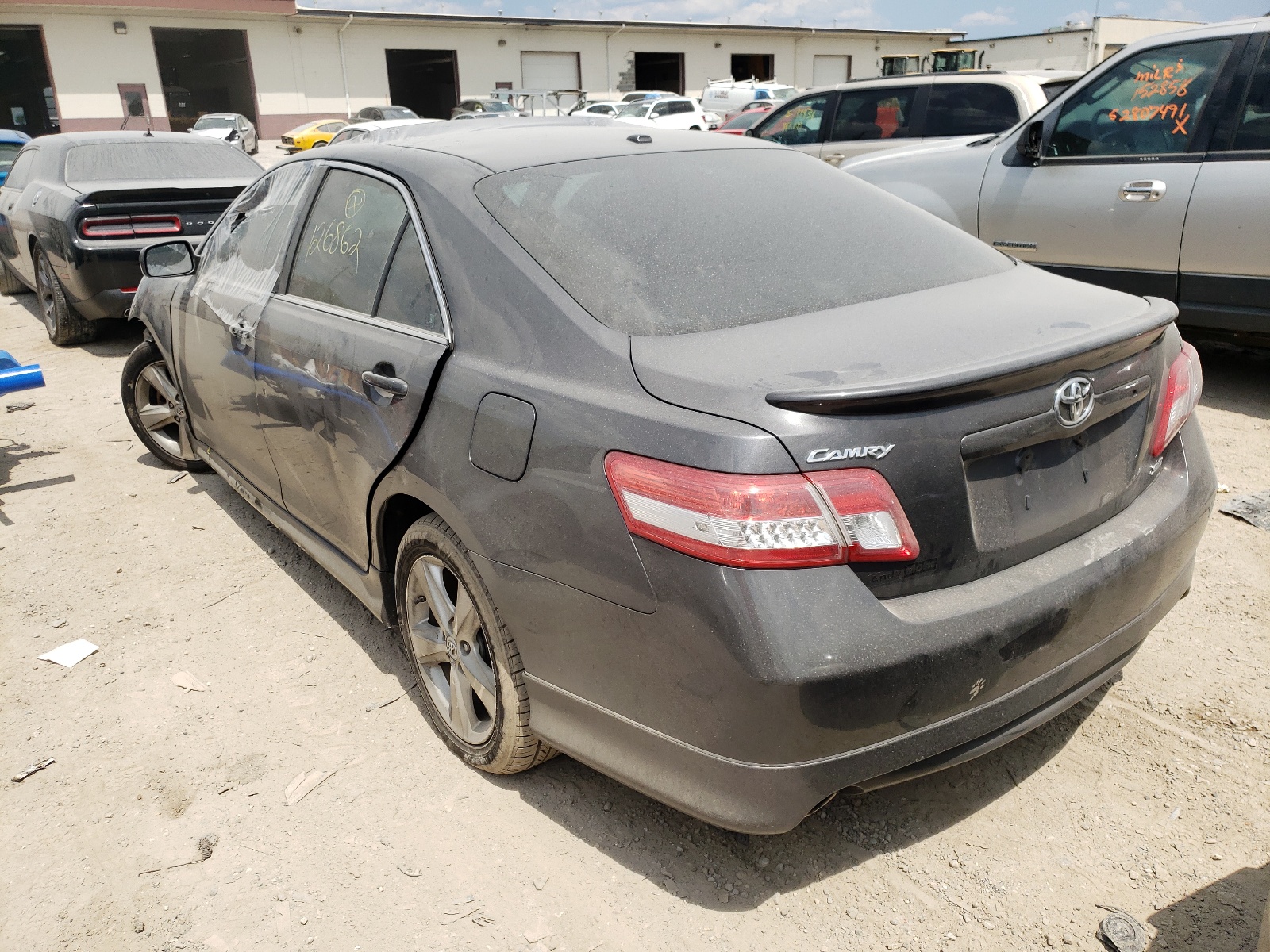 Photo 3 from auction – 2011 TOYOTA CAMRY SE with VIN 4T1BK3EK5BU126862