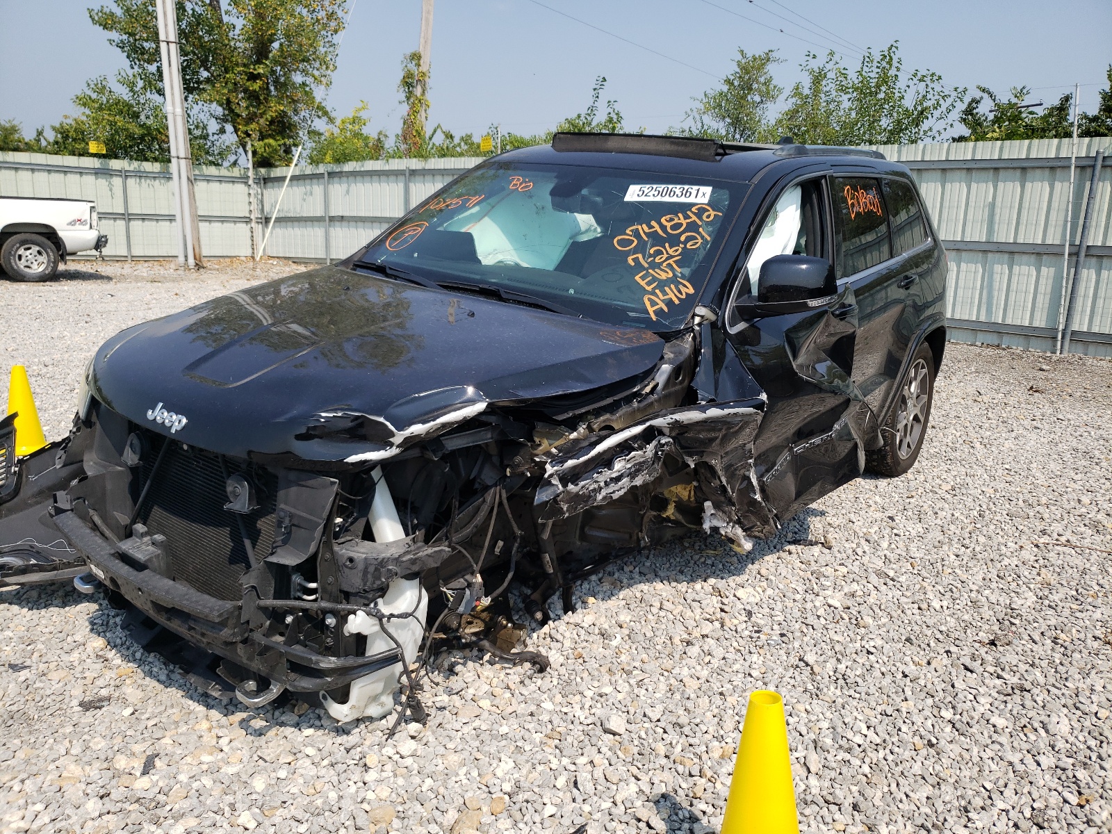 Photo 2 from auction – 2018 JEEP GRAND CHER with VIN 1C4RJFBG1JC102571