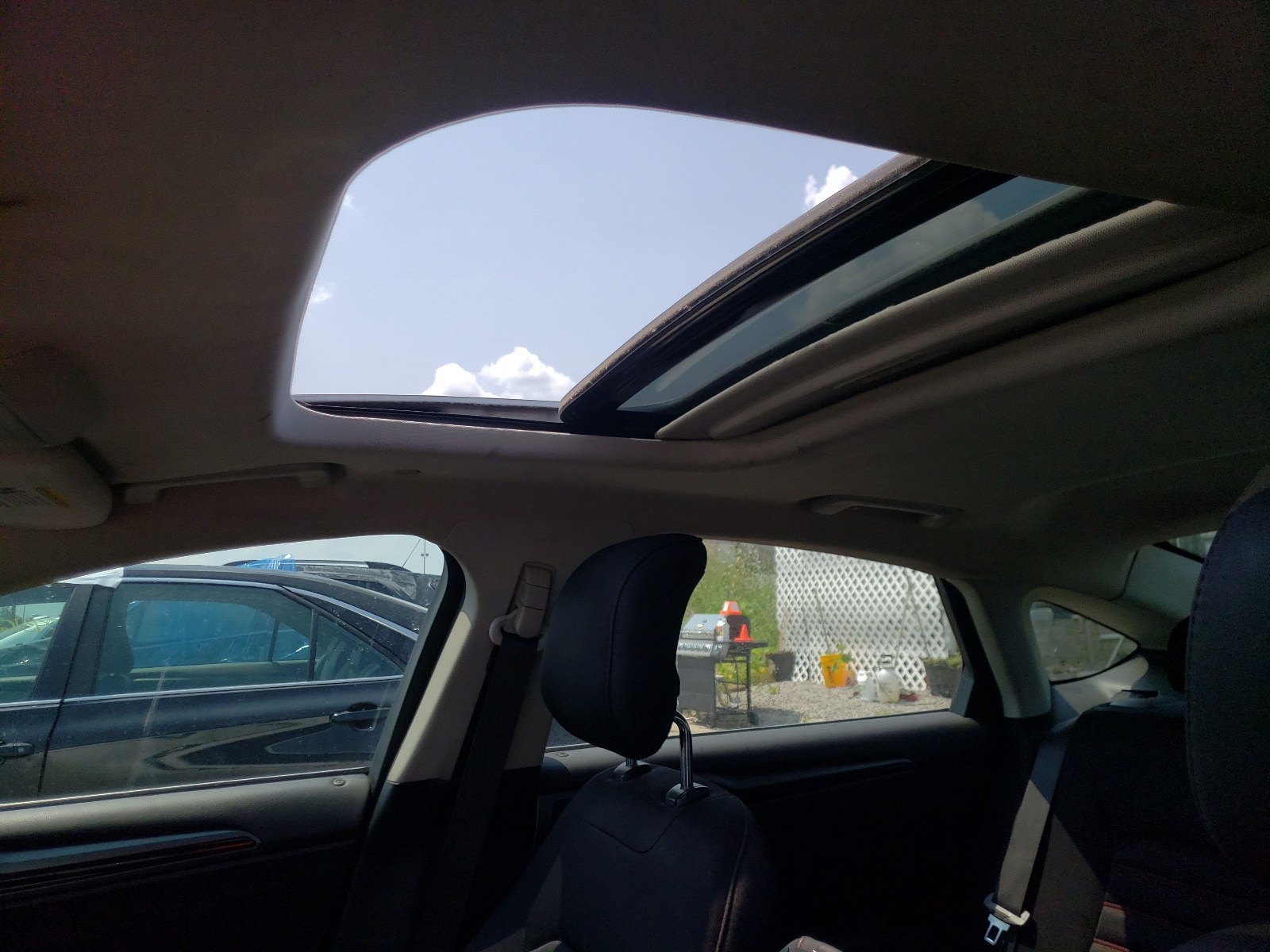 Photo 10 from auction – 2014 FORD FUSION SE with VIN 3FA6P0LU2ER396465