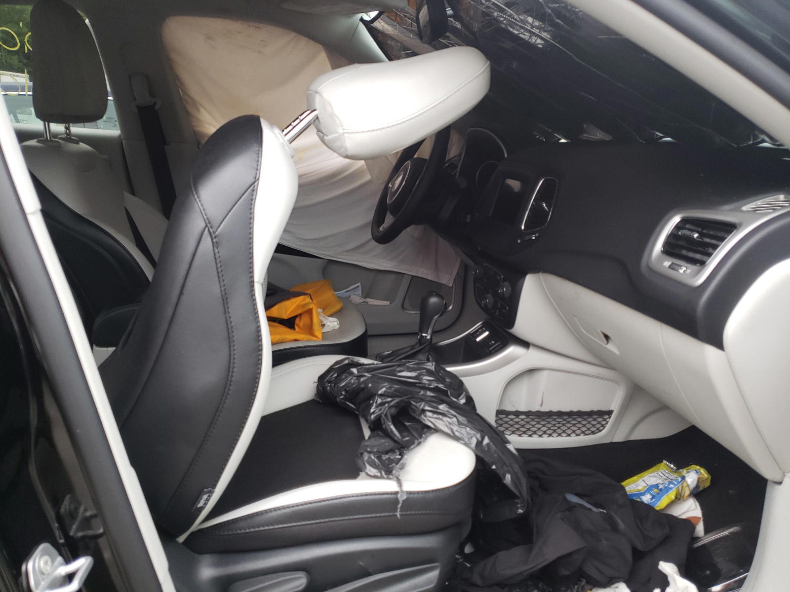 Photo 5 from auction – 2021 JEEP COMPASS LA with VIN 3C4NJCBB0MT538631