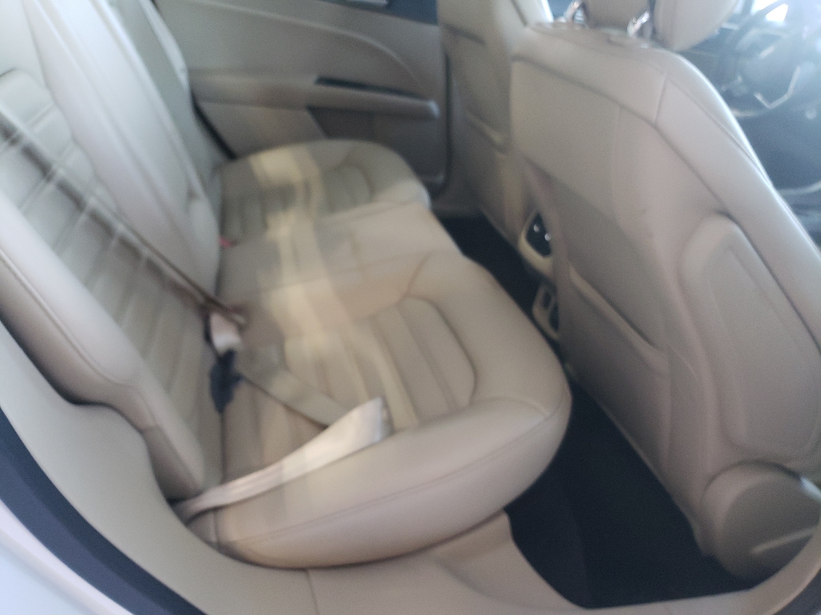 Photo 6 from auction – 2014 FORD FUSION SE with VIN 3FA6P0PU0ER299520