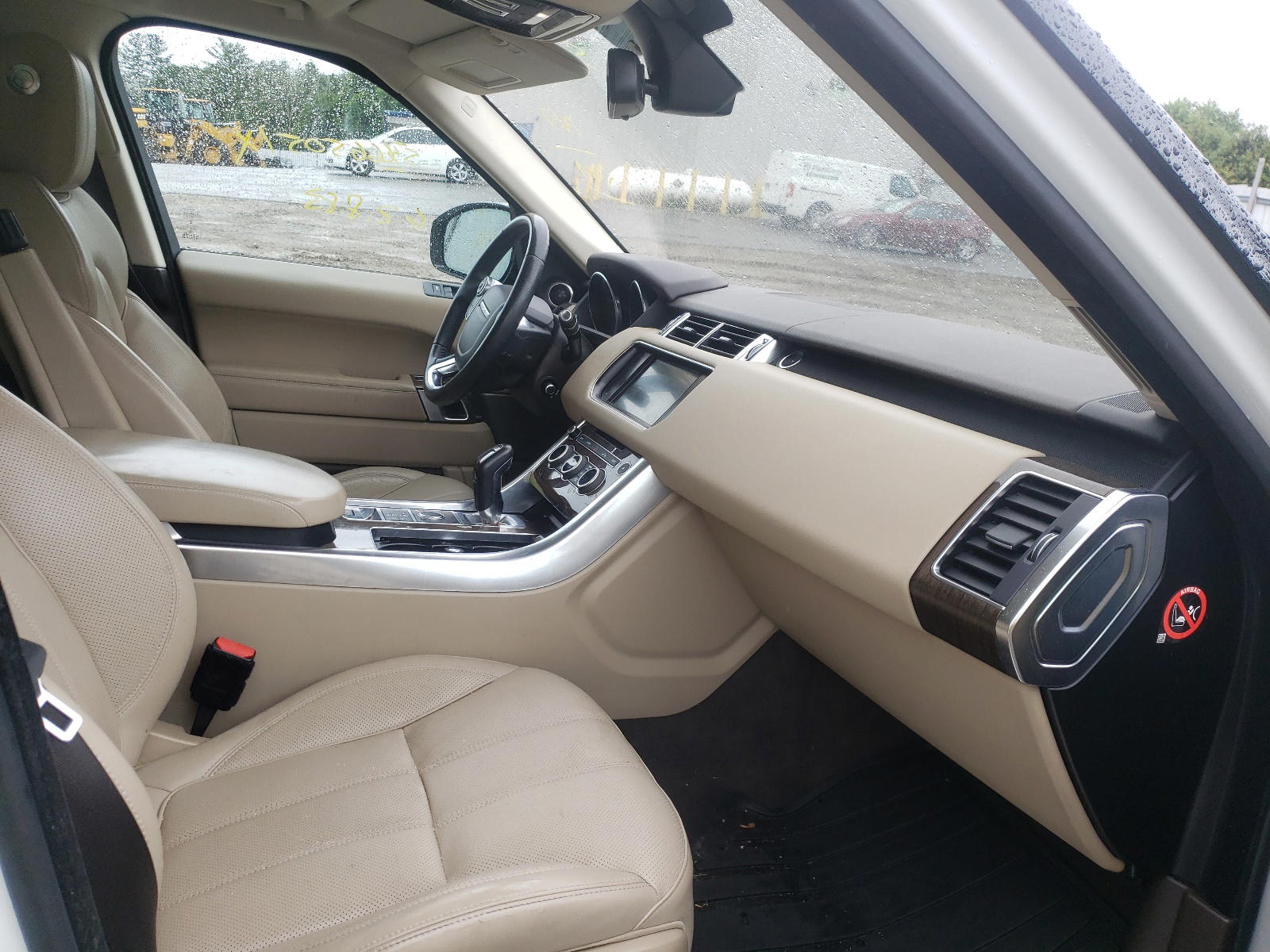 Photo 5 from auction – 2016 LAND ROVER RANGE ROVE with VIN SALWR2KF3GA662116