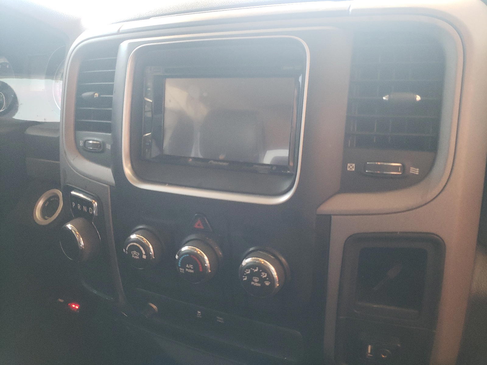 Photo 9 from auction – 2015 RAM 1500 ST with VIN 1C6RR6KT1FS608573