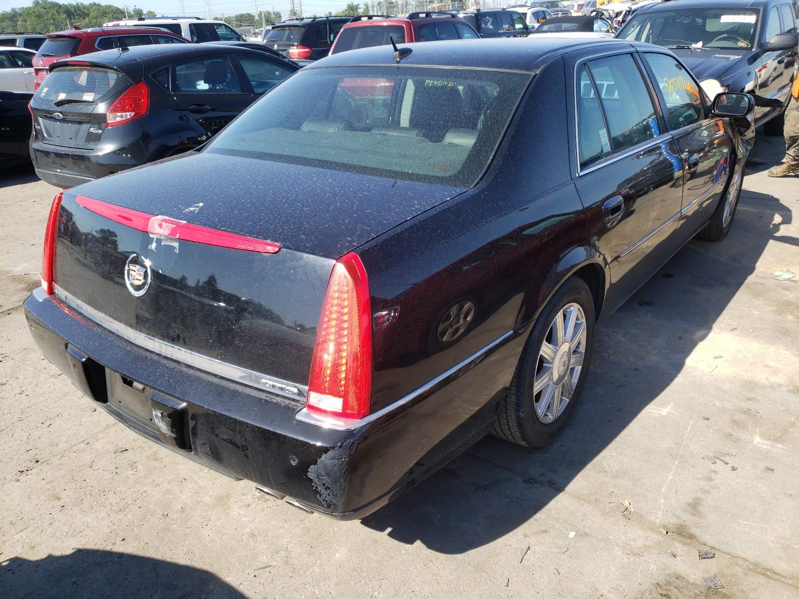 Photo 4 from auction – 2008 CADILLAC DTS with VIN 1G6KD57Y48U166793