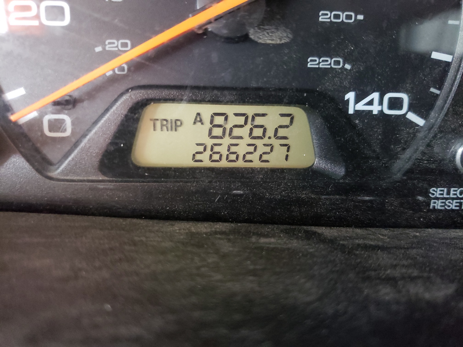 Photo 8 from auction – 2004 HONDA ODYSSEY EX with VIN 5FNRL18824B105239