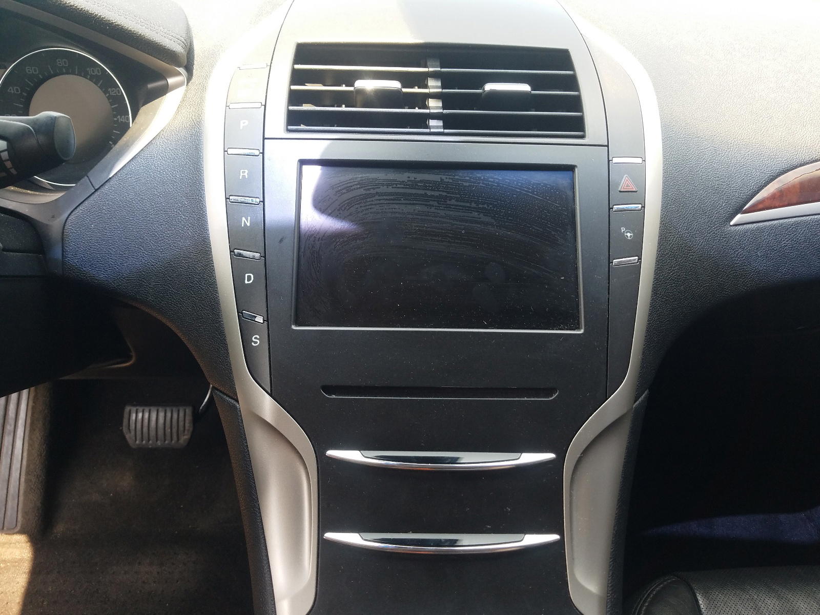 Photo 9 from auction – 2016 LINCOLN MKZ with VIN 3LN6L2G92GR612305