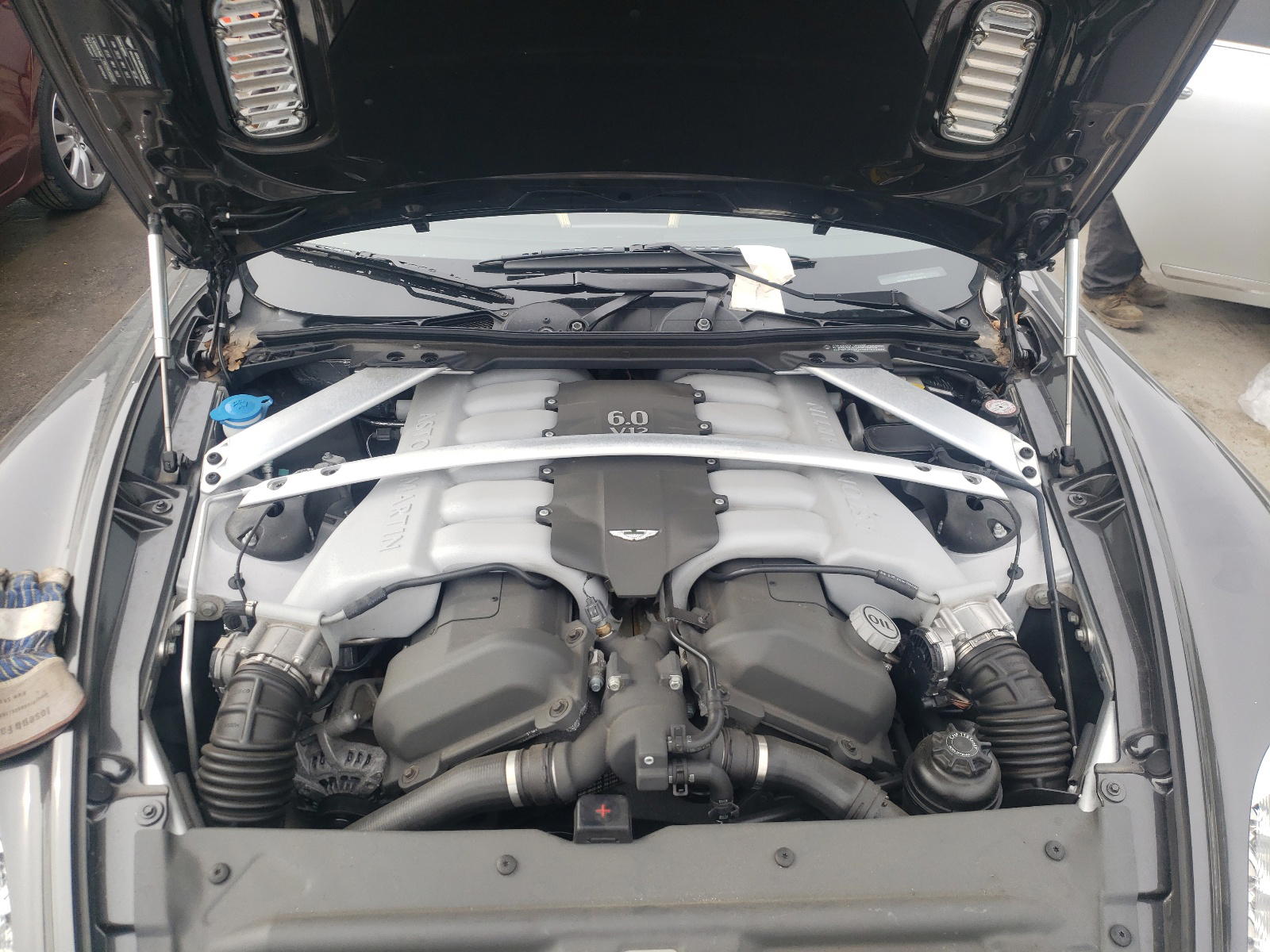 Photo 7 from auction – 2011 ASTON MARTIN RAPIDE with VIN SCFHDDAJ5BAF01666