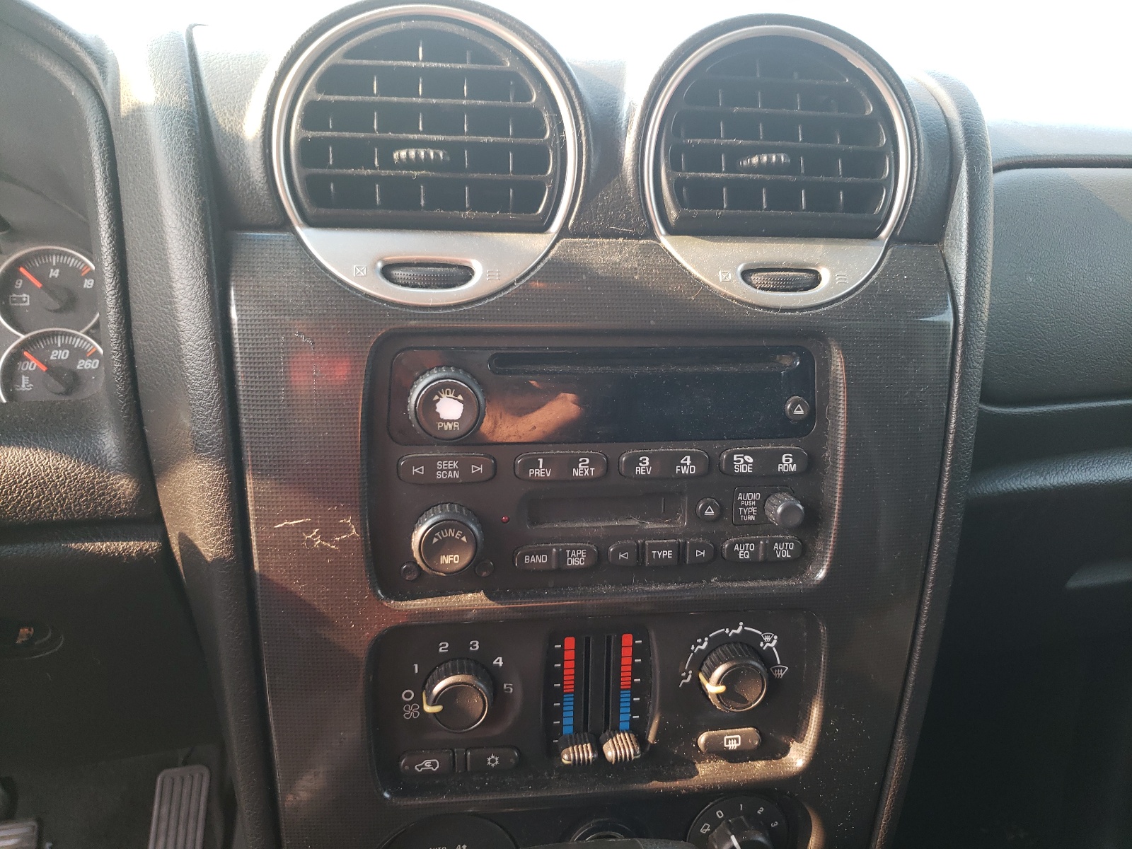 Zdjęcie 9 z aukcji – 2006 GMC ENVOY z VIN 1GKDT13S962156728
