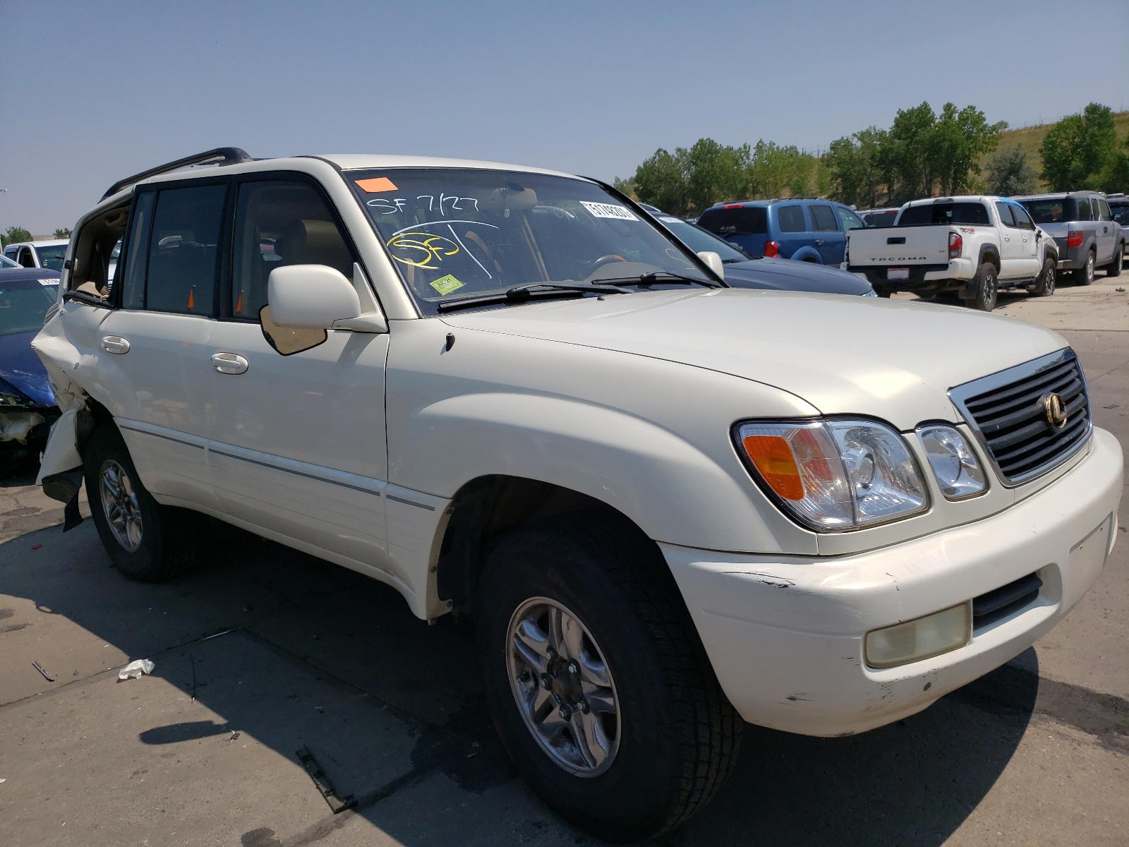 LEXUS LX 470 2000 with VIN JT6HT00W4Y0103486 - Photo from auction