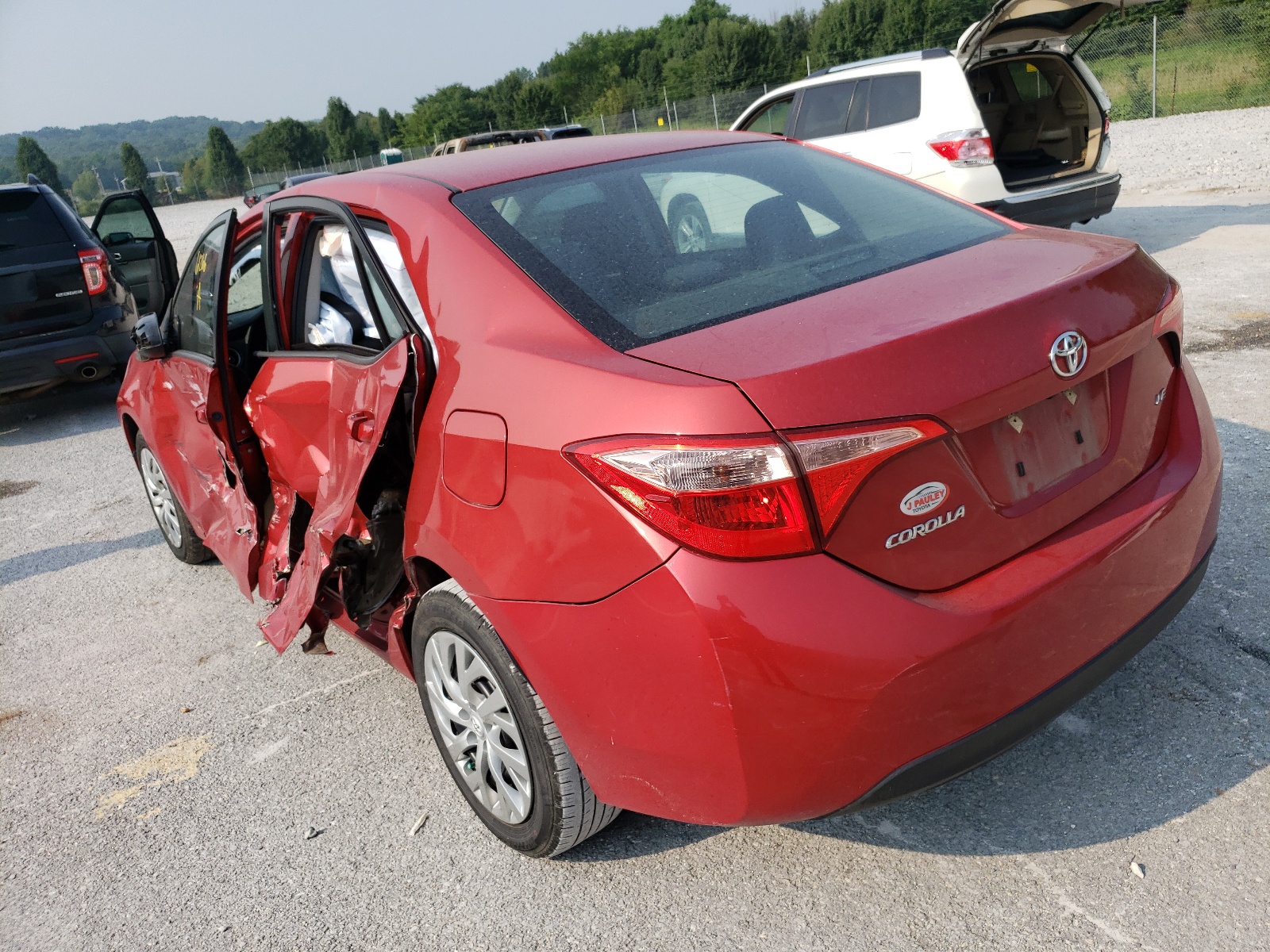Photo 3 from auction – 2017 TOYOTA COROLLA L with VIN 5YFBURHE0HP660056