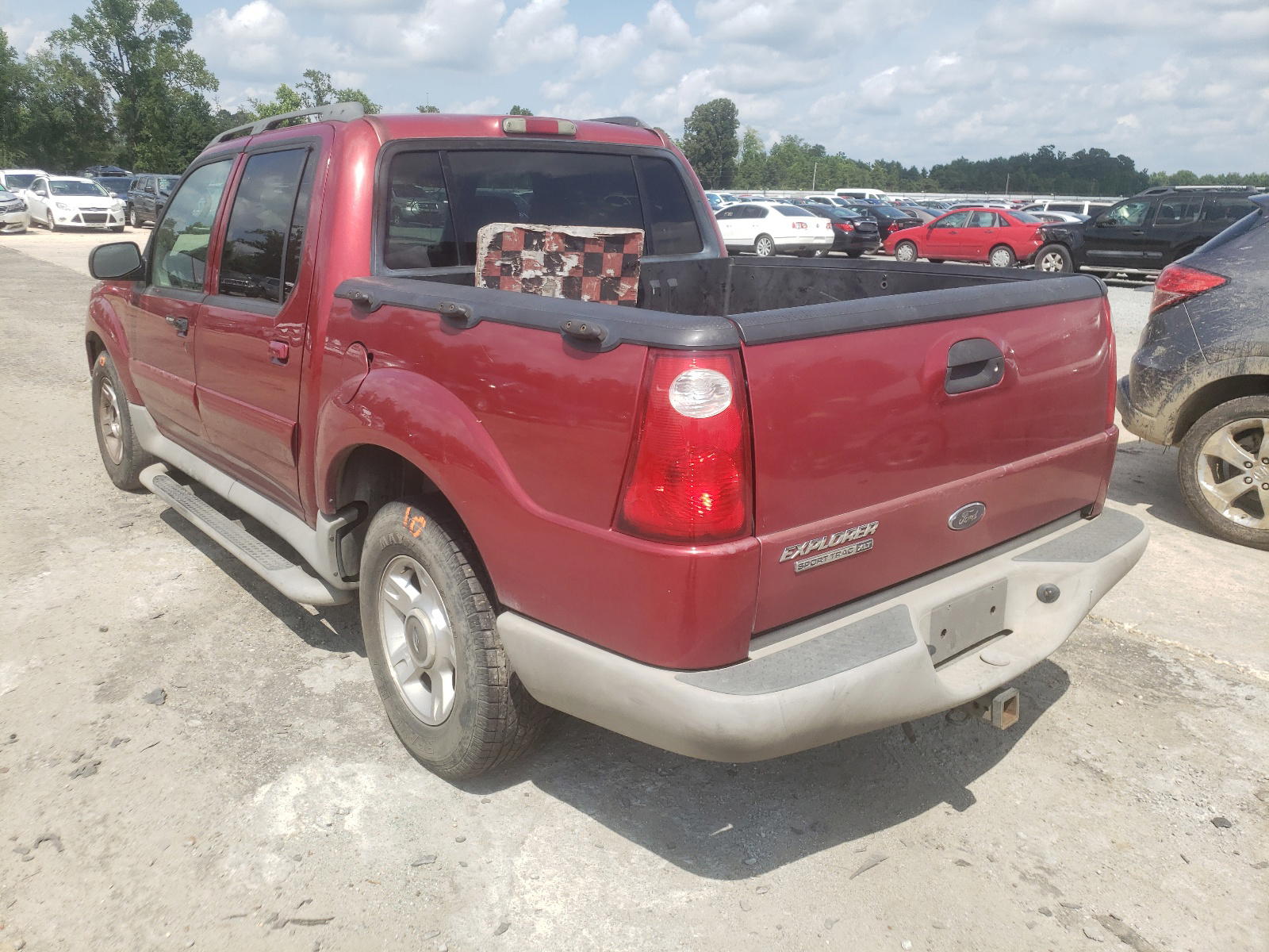 Photo 3 from auction – 2003 FORD EXPLORER S with VIN 1FMZU67E83UA17606