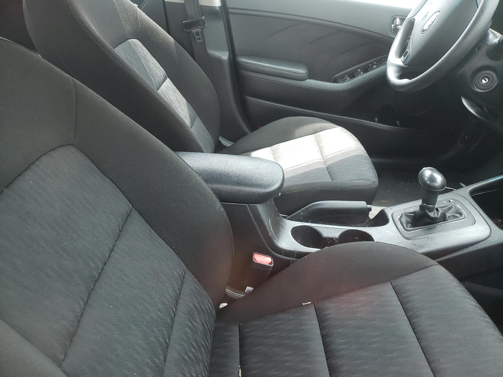 Photo 5 from auction – 2016 KIA FORTE LX with VIN KNAFK4A67G5437938