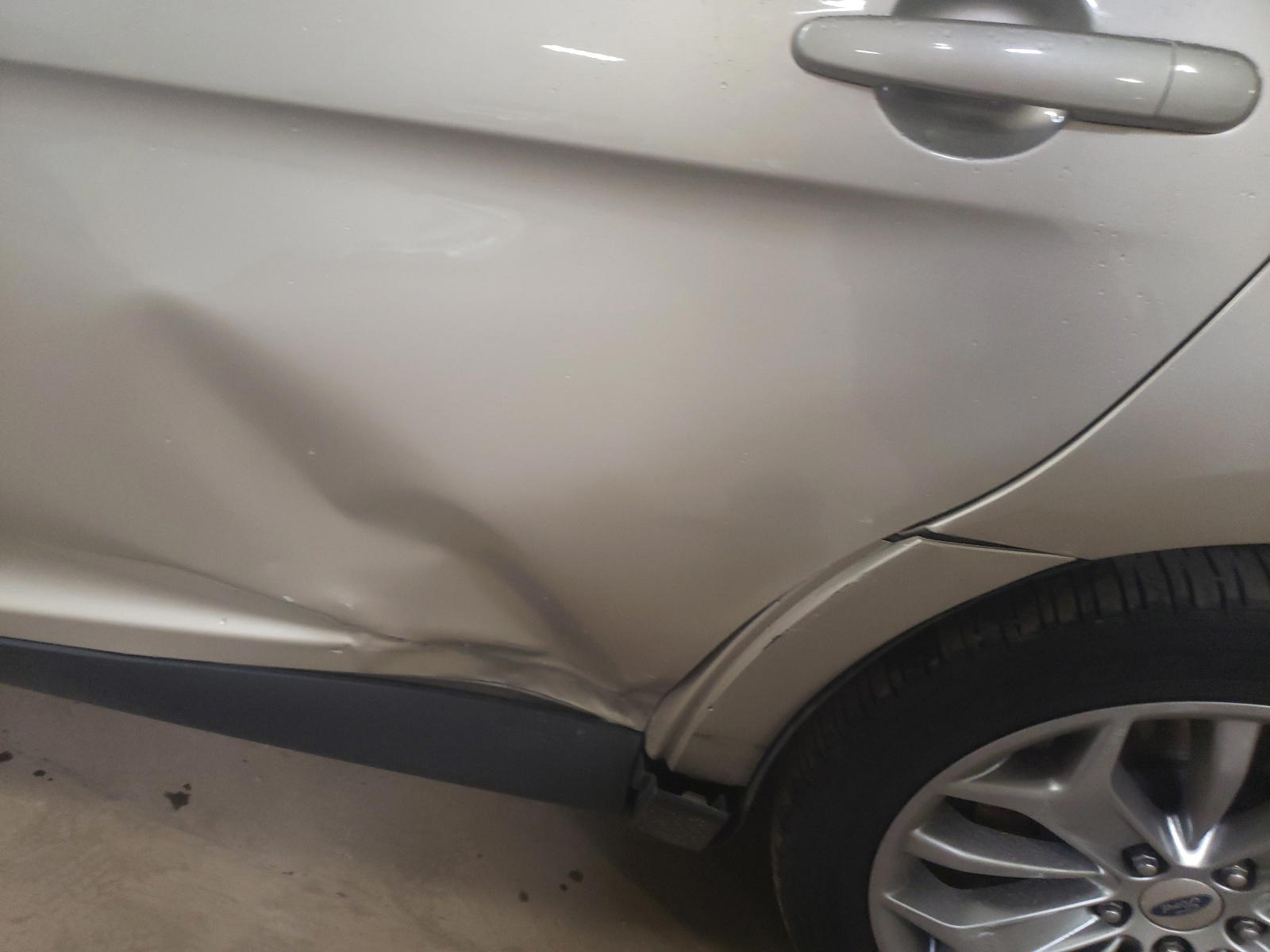 Photo 9 from auction – 2017 FORD TAURUS LIM with VIN 1FAHP2F8XHG104155