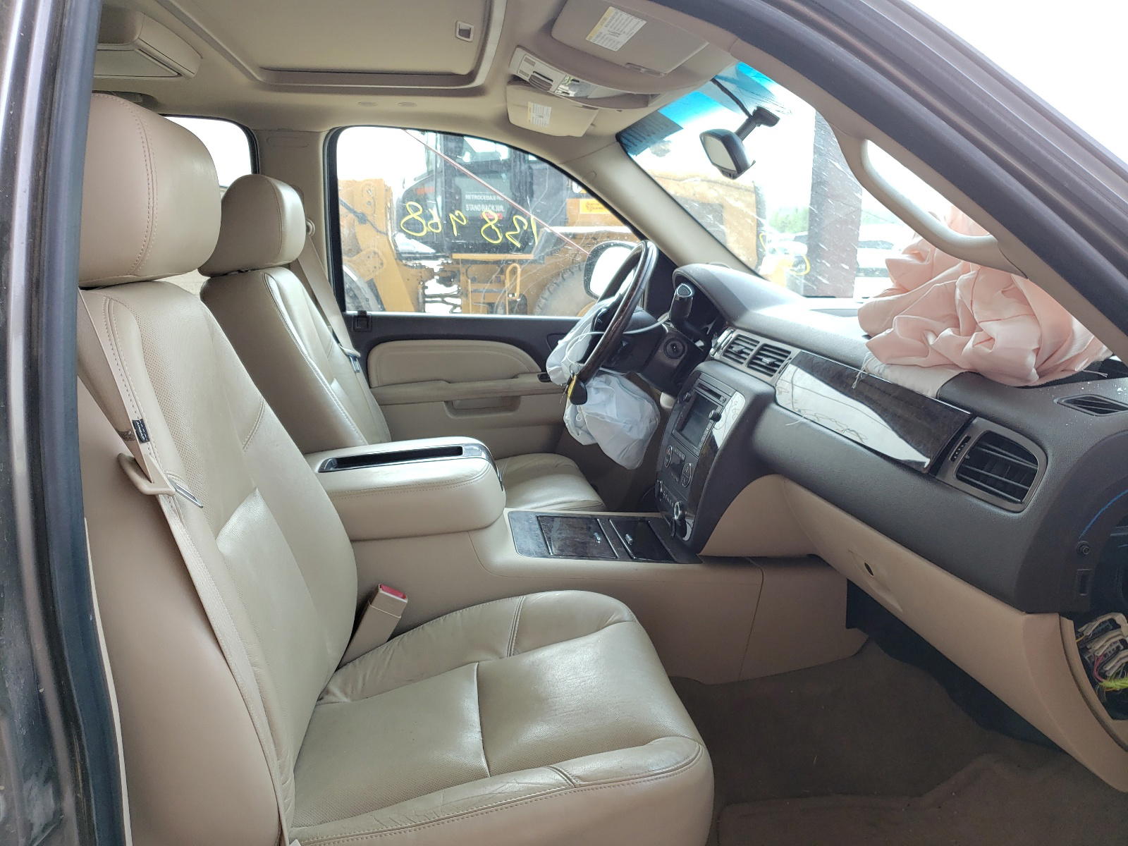 Photo 5 from auction – 2011 GMC YUKON DENA with VIN 1GKS2EEF0BR141473