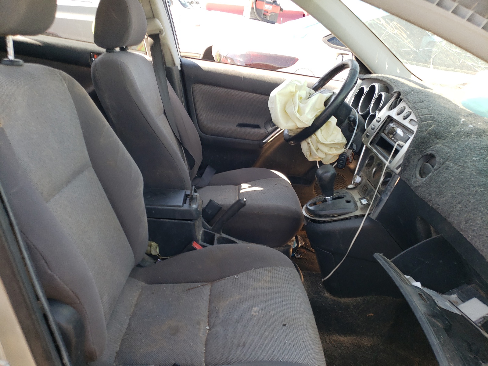 Photo 5 from auction – 2003 TOYOTA COROLLA MA with VIN 2T1LR38E43C117045