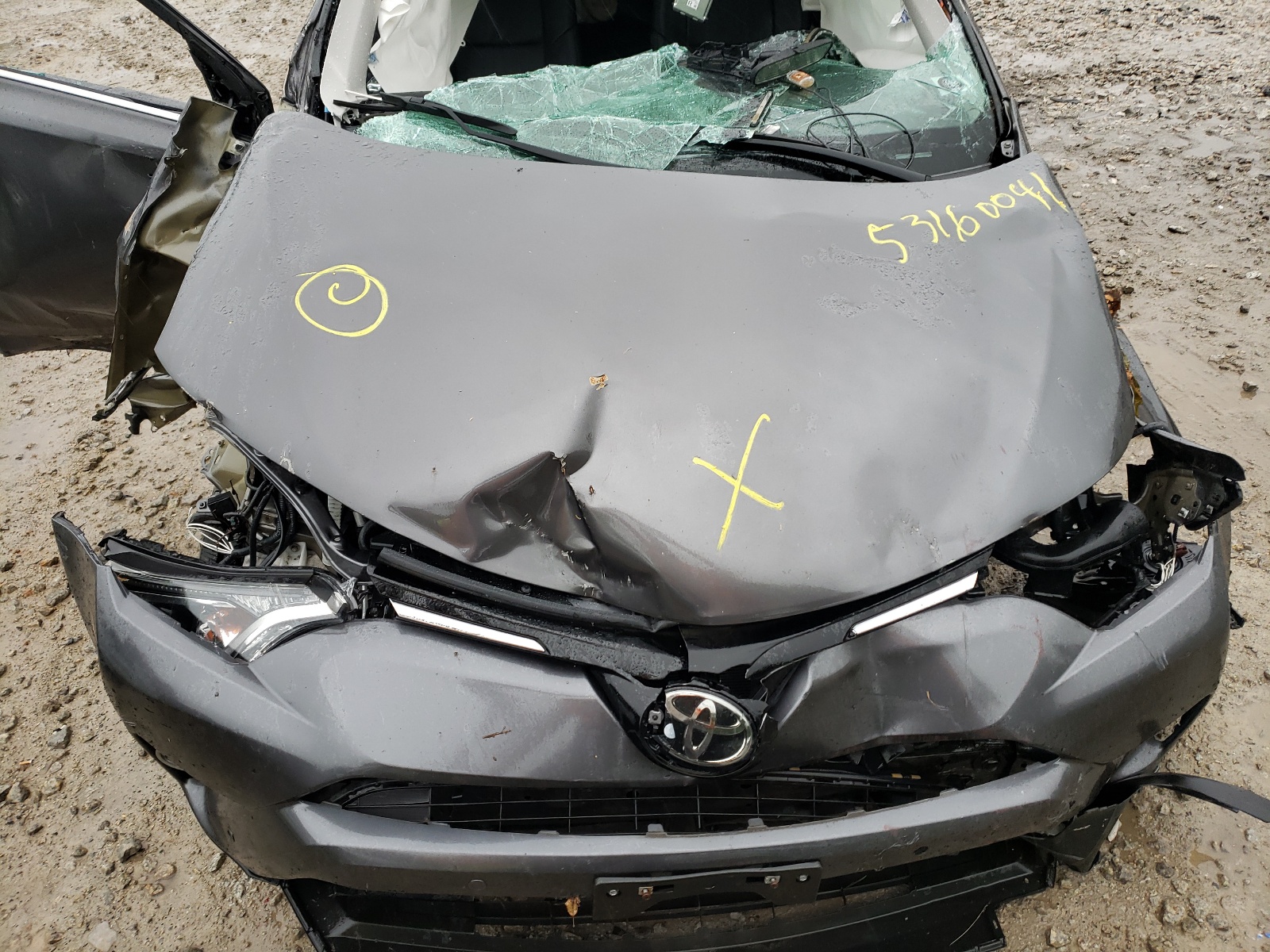 Photo 7 from auction – 2016 TOYOTA RAV4 XLE with VIN 2T3RFREVXGW538614