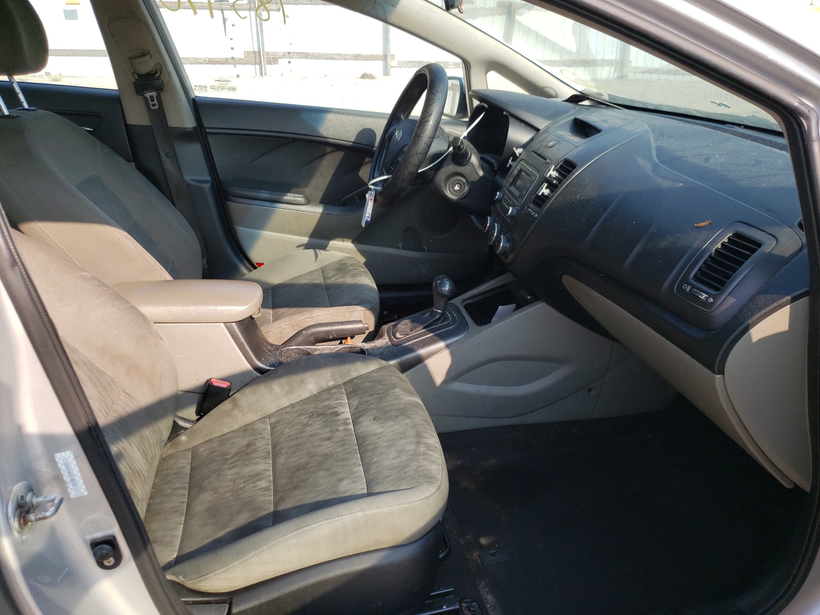 Zdjęcie 5 z aukcji – 2015 KIA FORTE LX z VIN KNAFK4A60F5387690