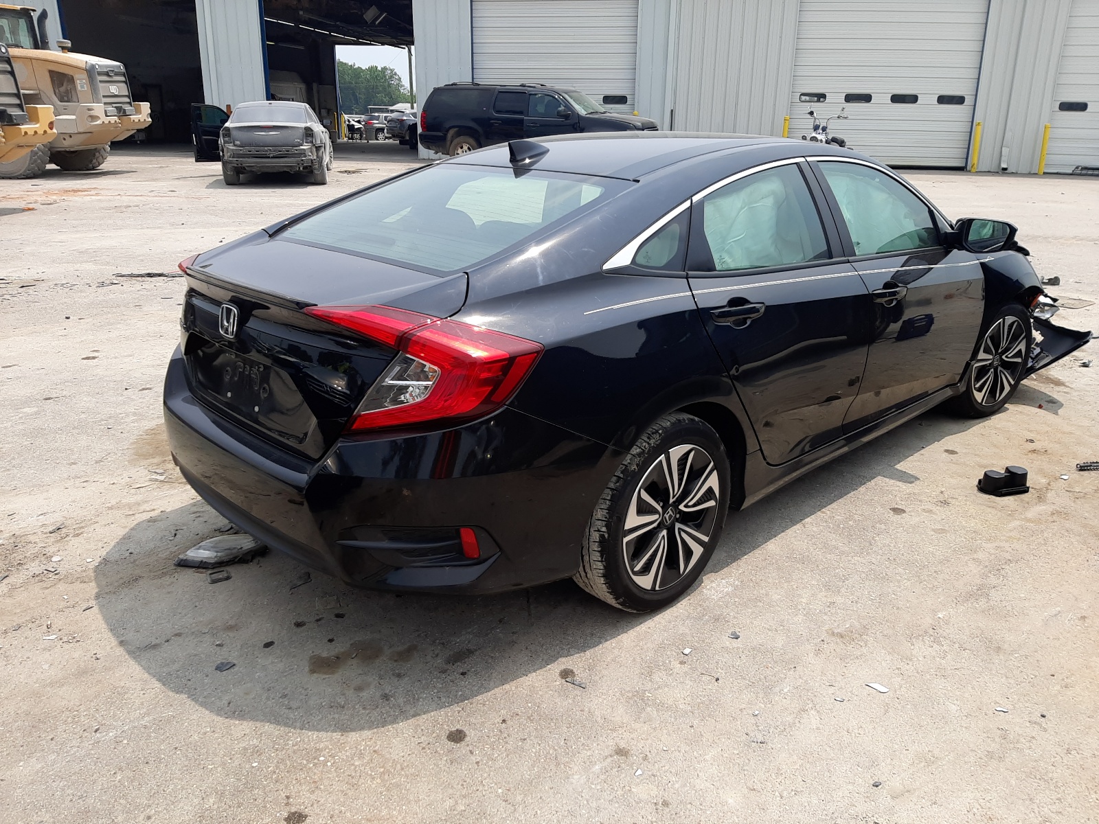 Photo 4 from auction – 2017 HONDA CIVIC EX with VIN 19XFC1F3XHE027315